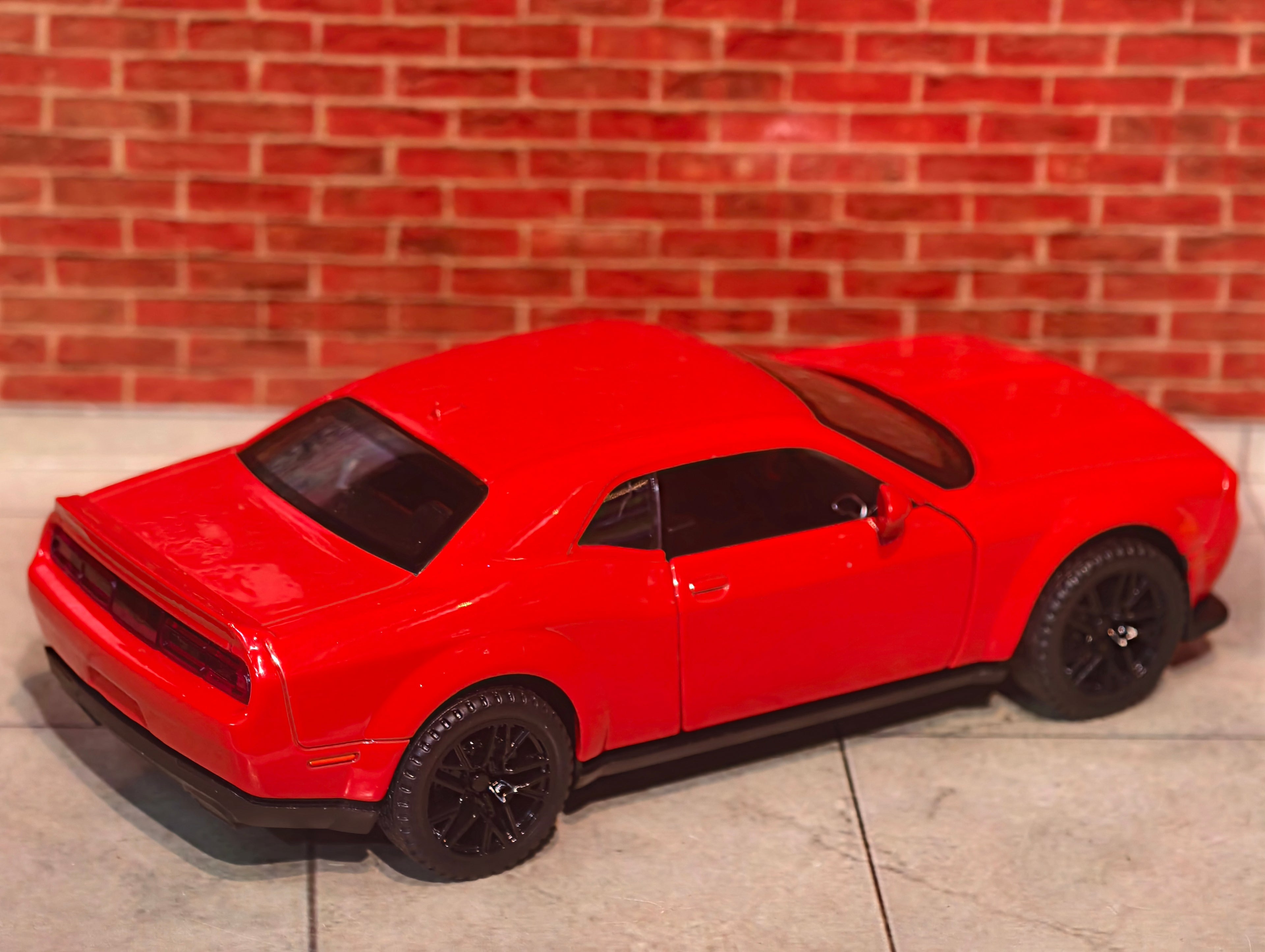 Dodge Challenger 1:32 Box Piece
