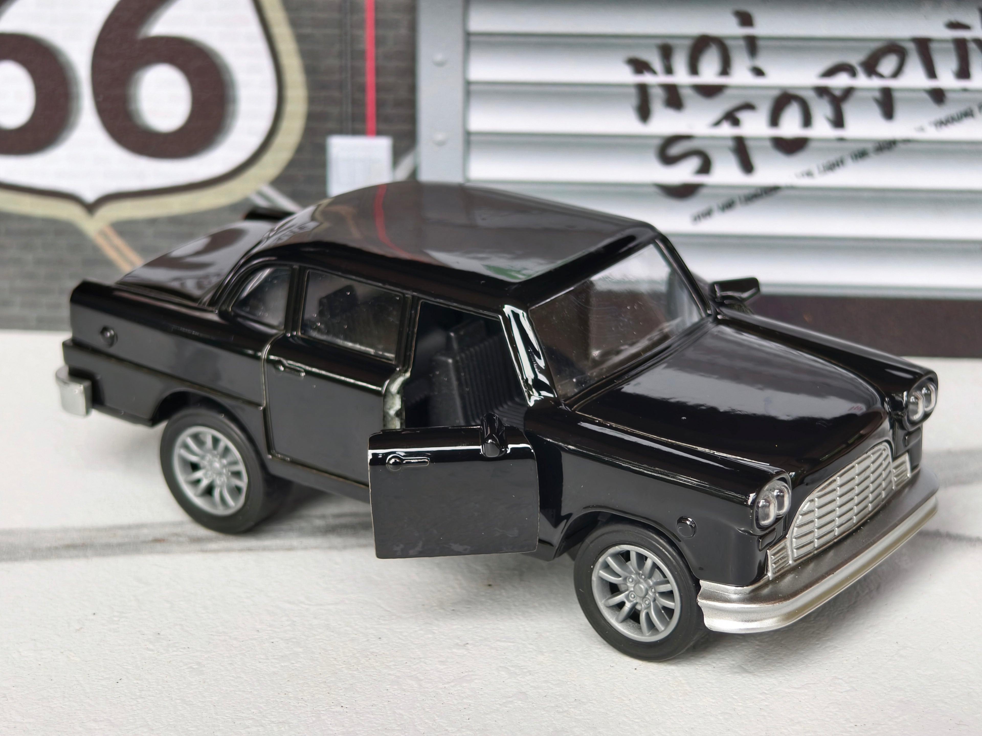 Checker Marathon 1:36 Scale Vintage Car