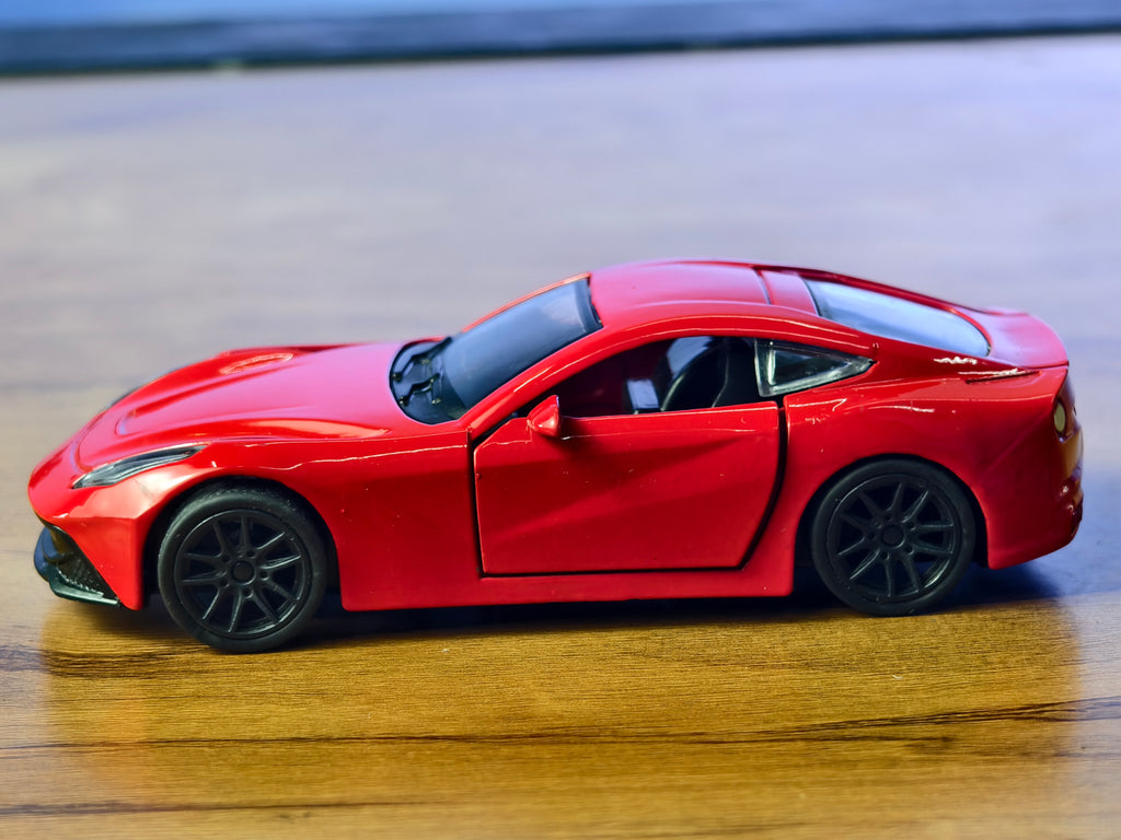 Ferrari 812 Superfast 1:43 Scale