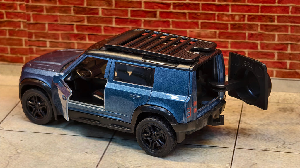 Defender 1:36 Scale 3 door openable