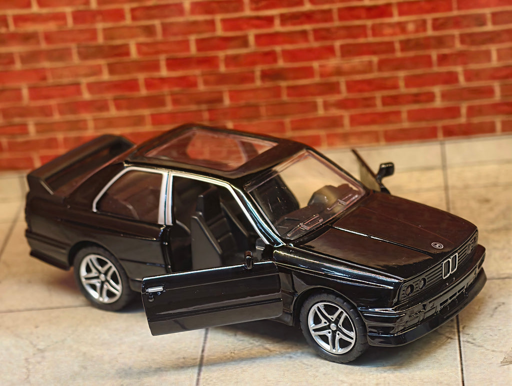 BMW M3 E 30 1:36 Scale Premium Detailing