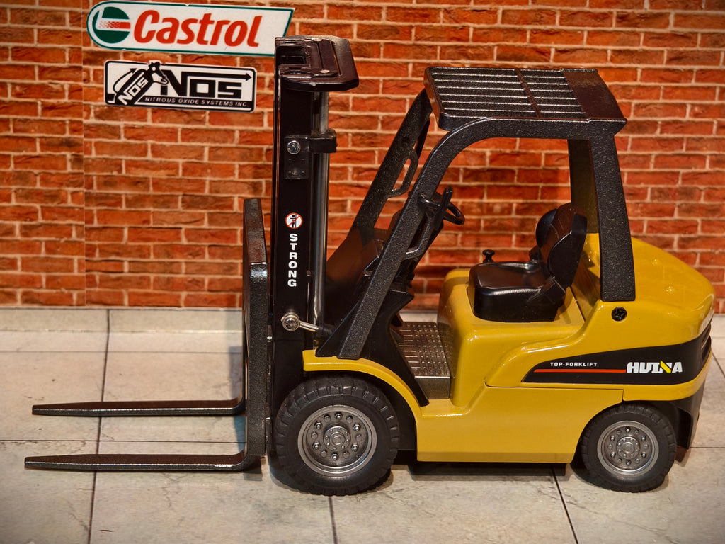 Huina 1717 Forklift 1:50 Scale Heavy Diecast Model