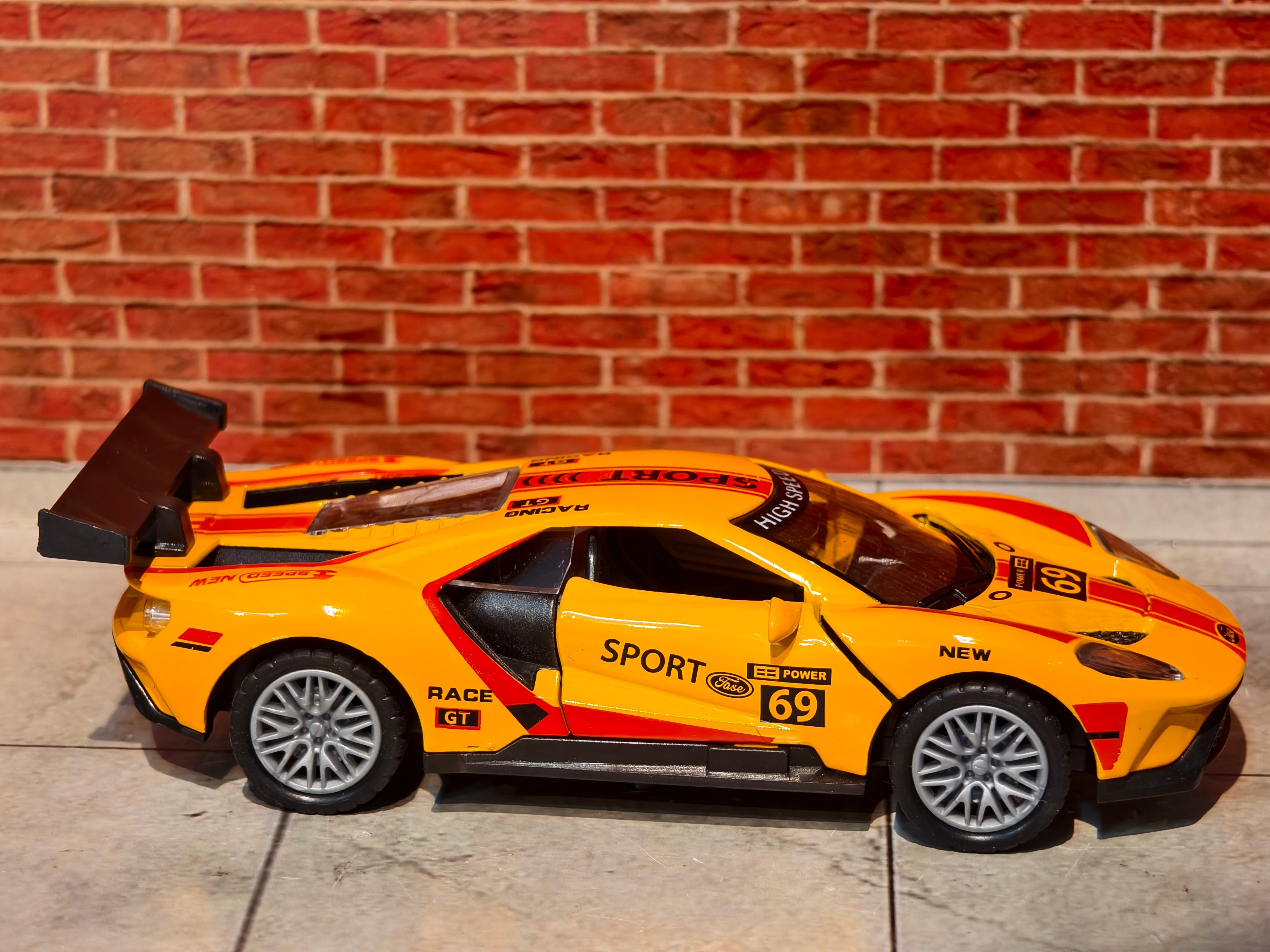 Ford GT 2017 1:36 Scale Racing Edition