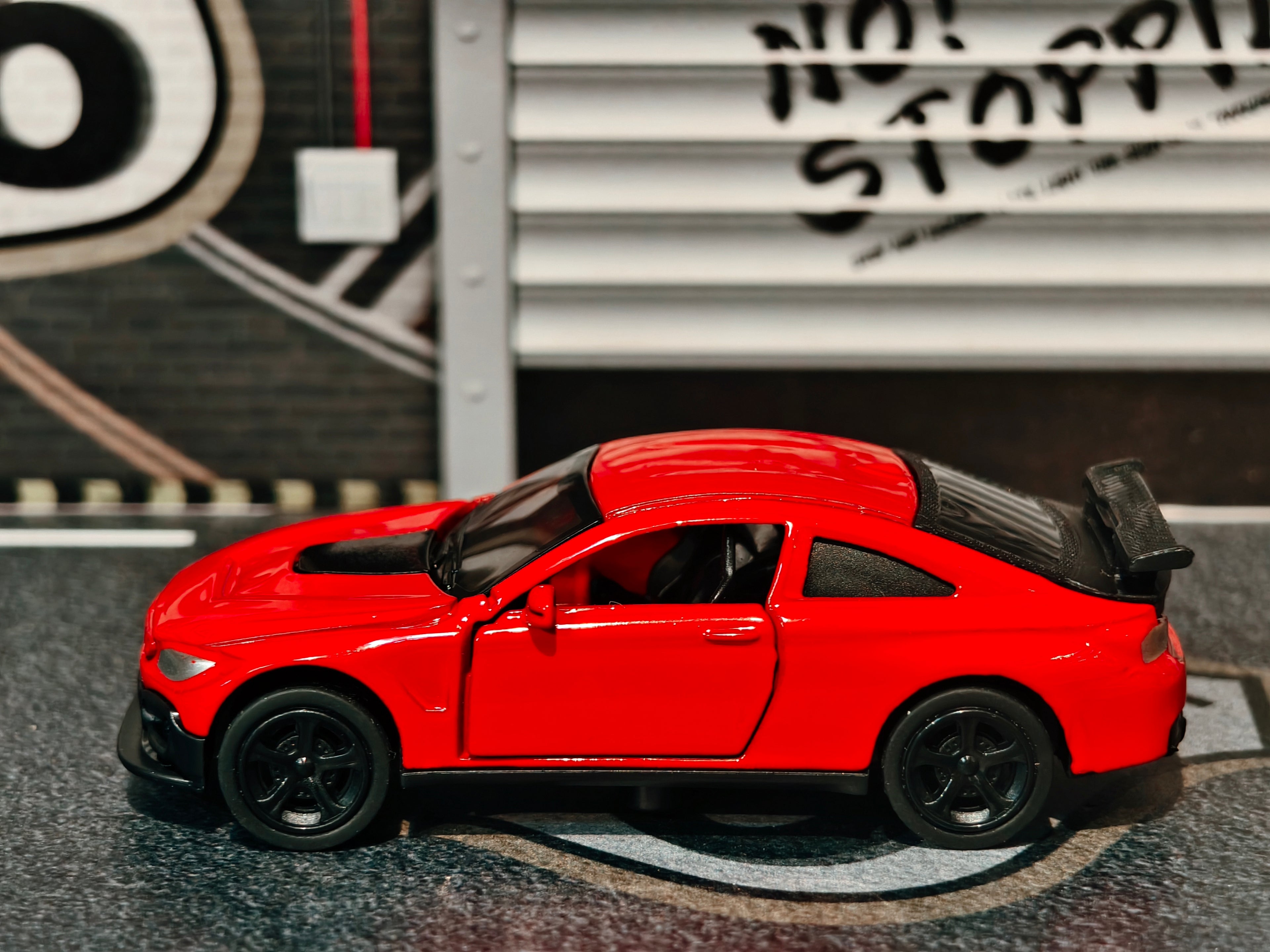 BMW M4 F82 Generation 1:64 Scale Premium Detailing