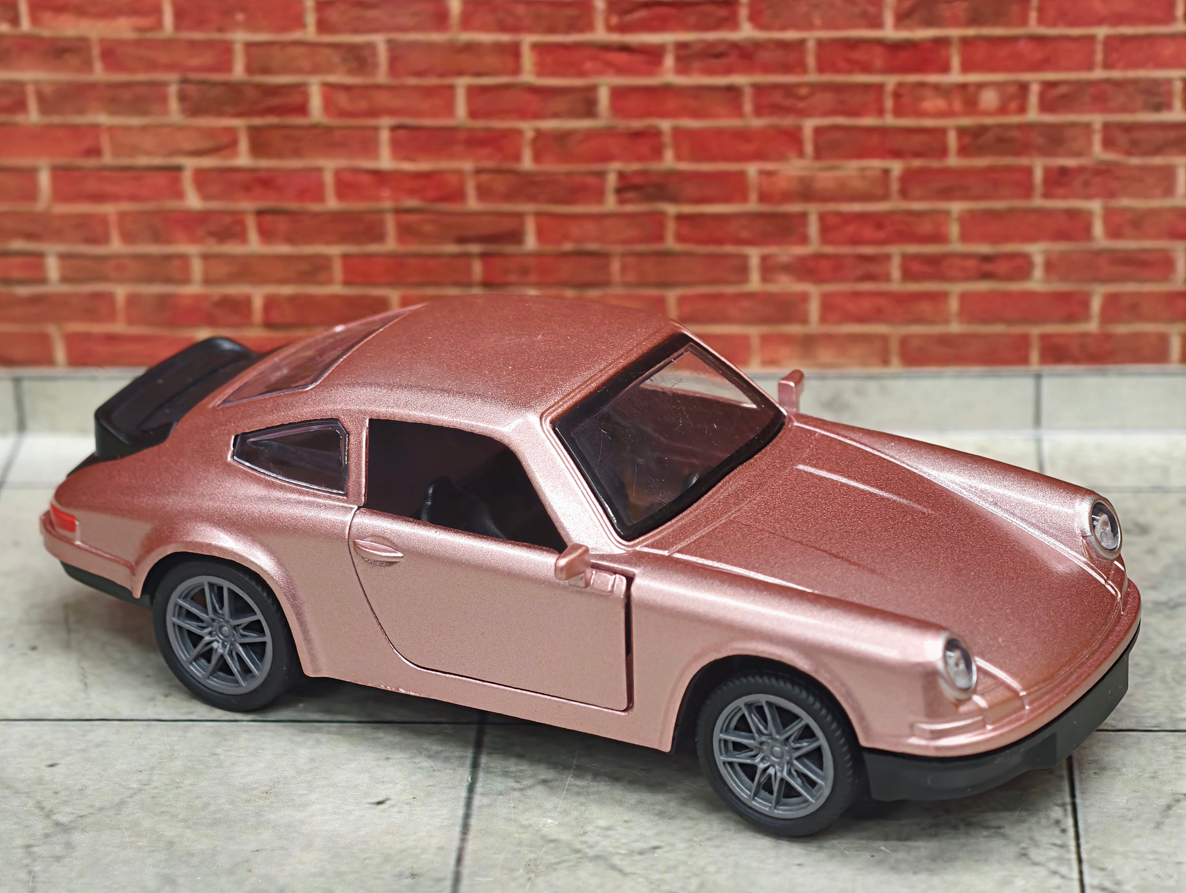 Classic Porsche 911 Turbo 1:36 Scale