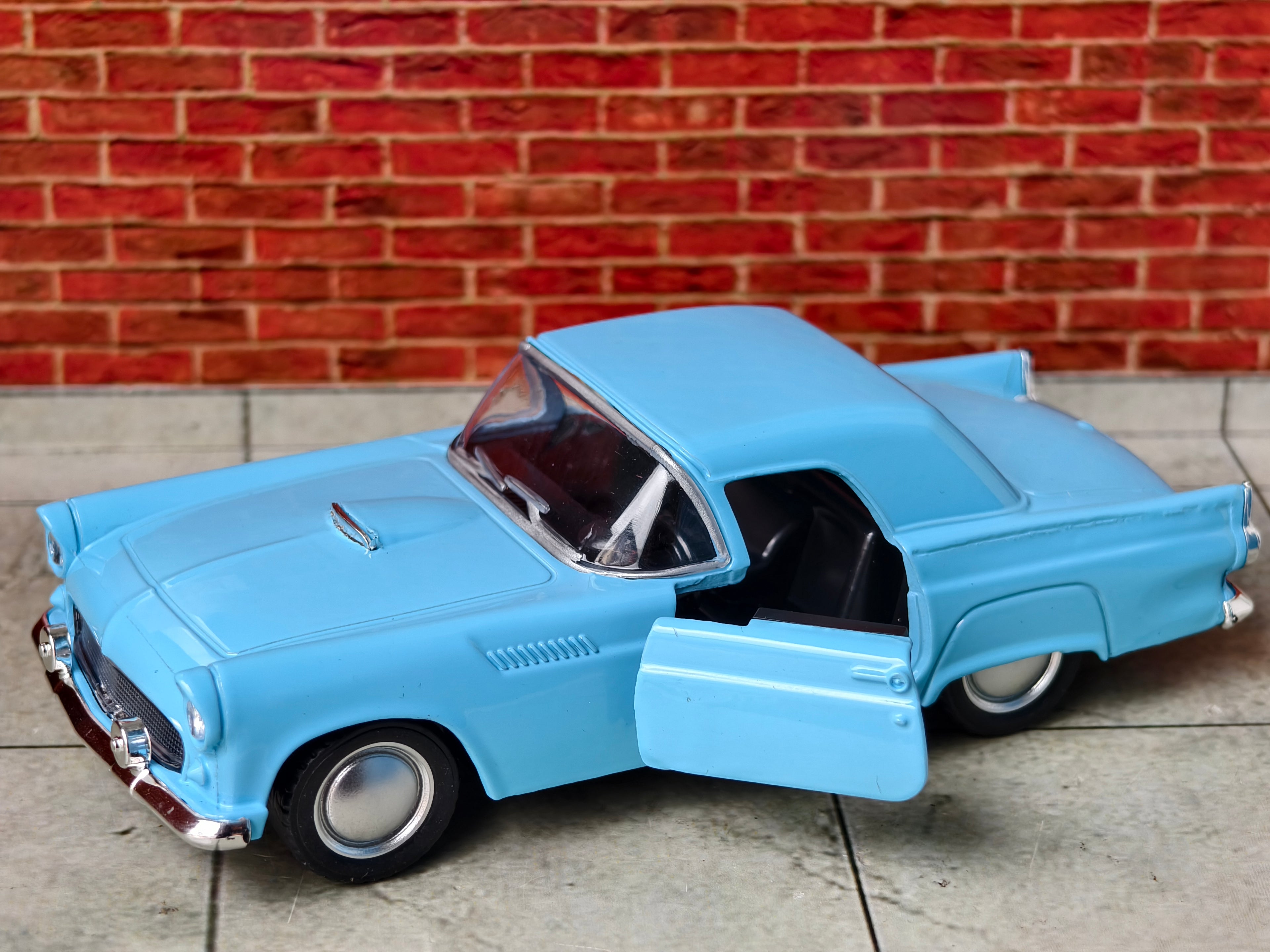 Ford Thunderbird 1955 1:32 Scale