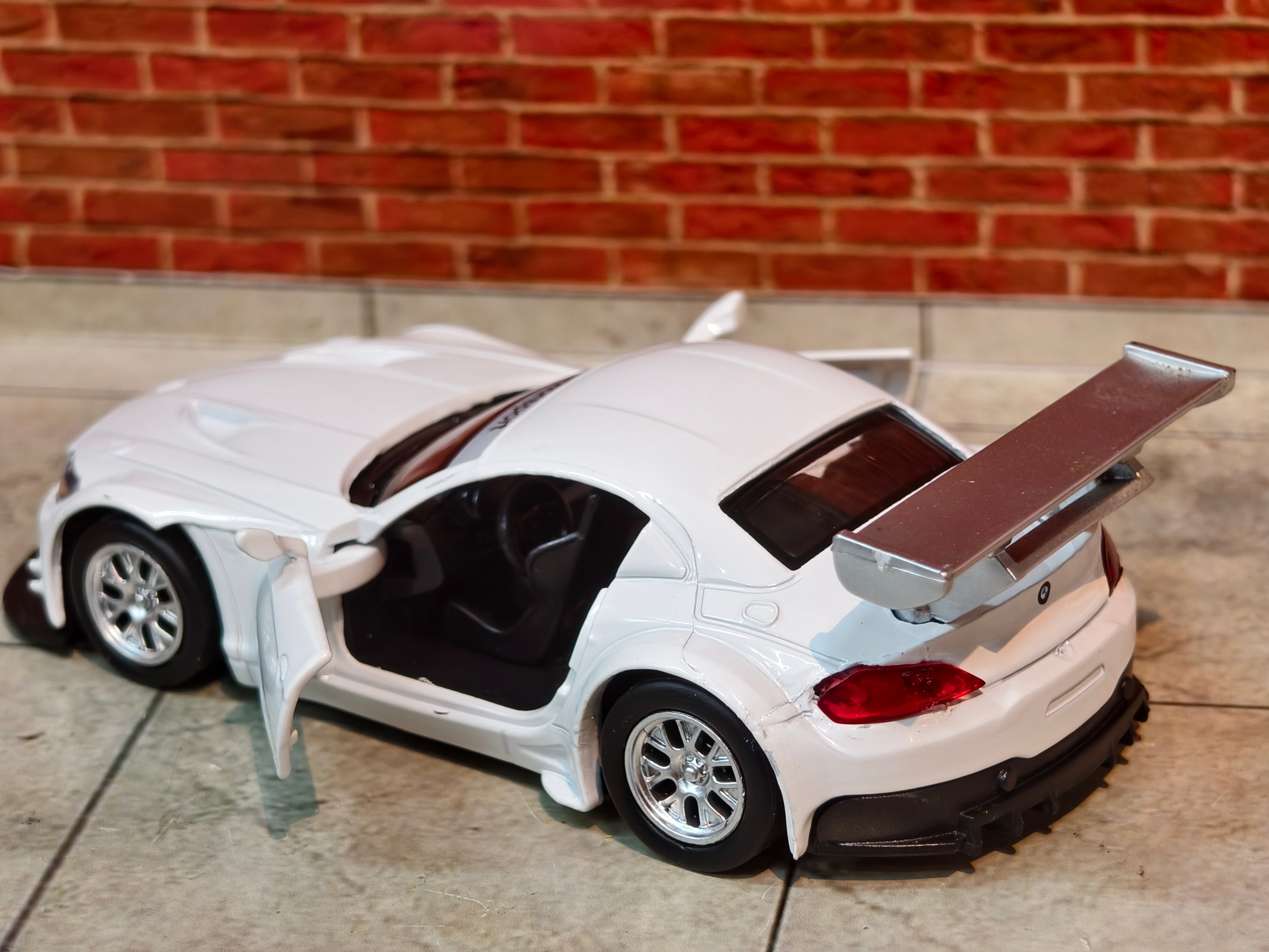 MSZ Official Licensed BMW Z4 GT3 1:39 Scale