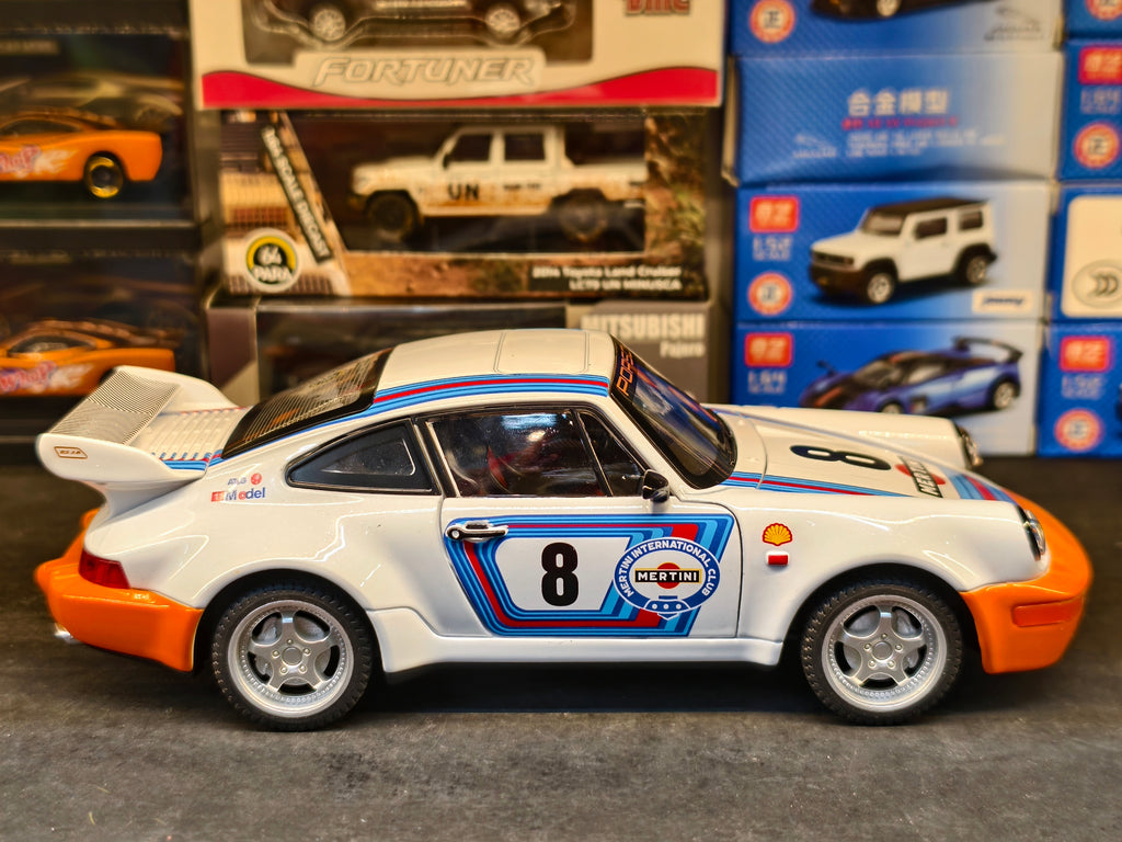 Porsche 911 (964) Turbo 1:24 Scale Premium  Scale model Martini Racing Livery