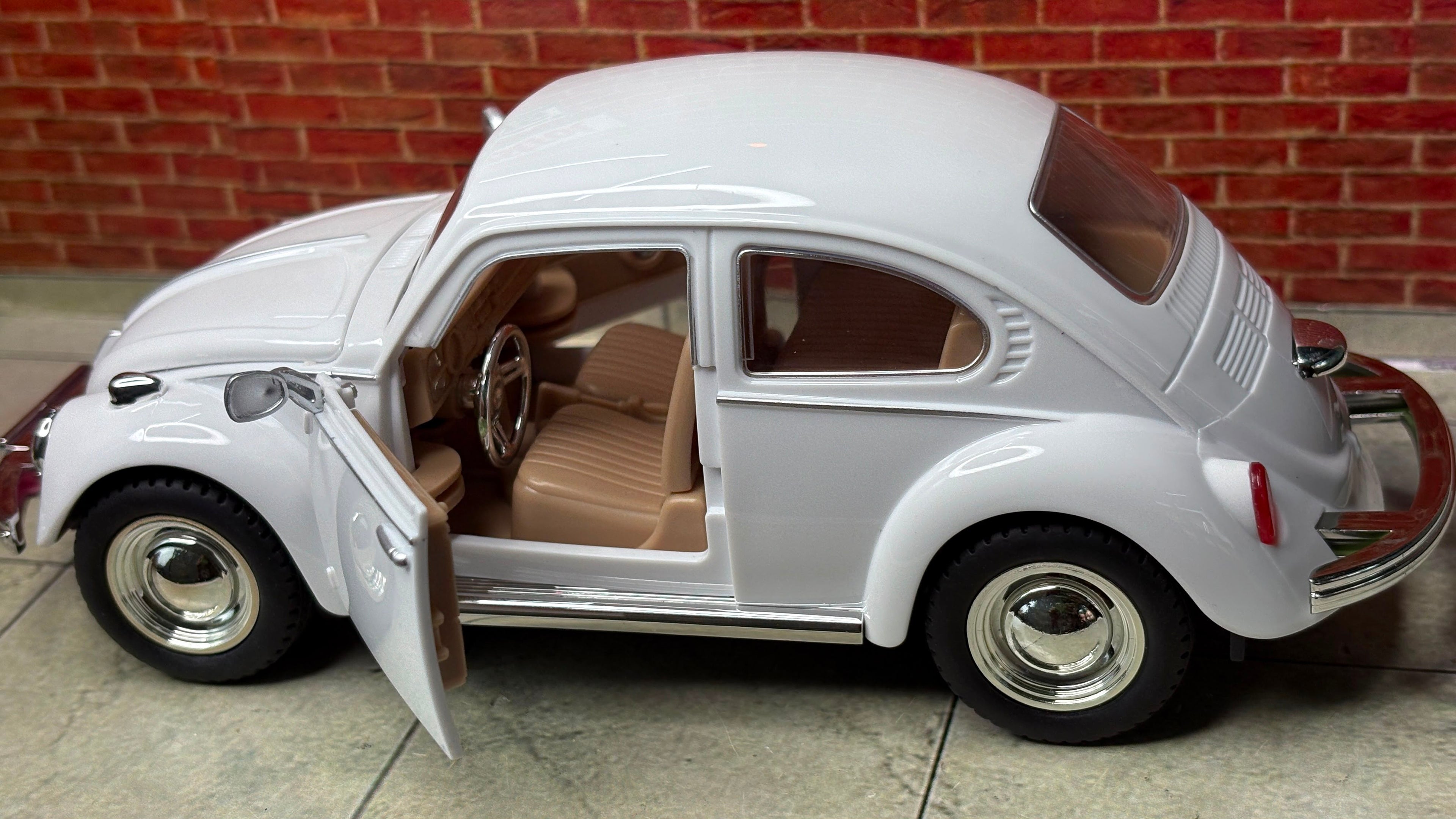 Volkswagen Beetle 1:24 Scale ABS Premium Detailing
