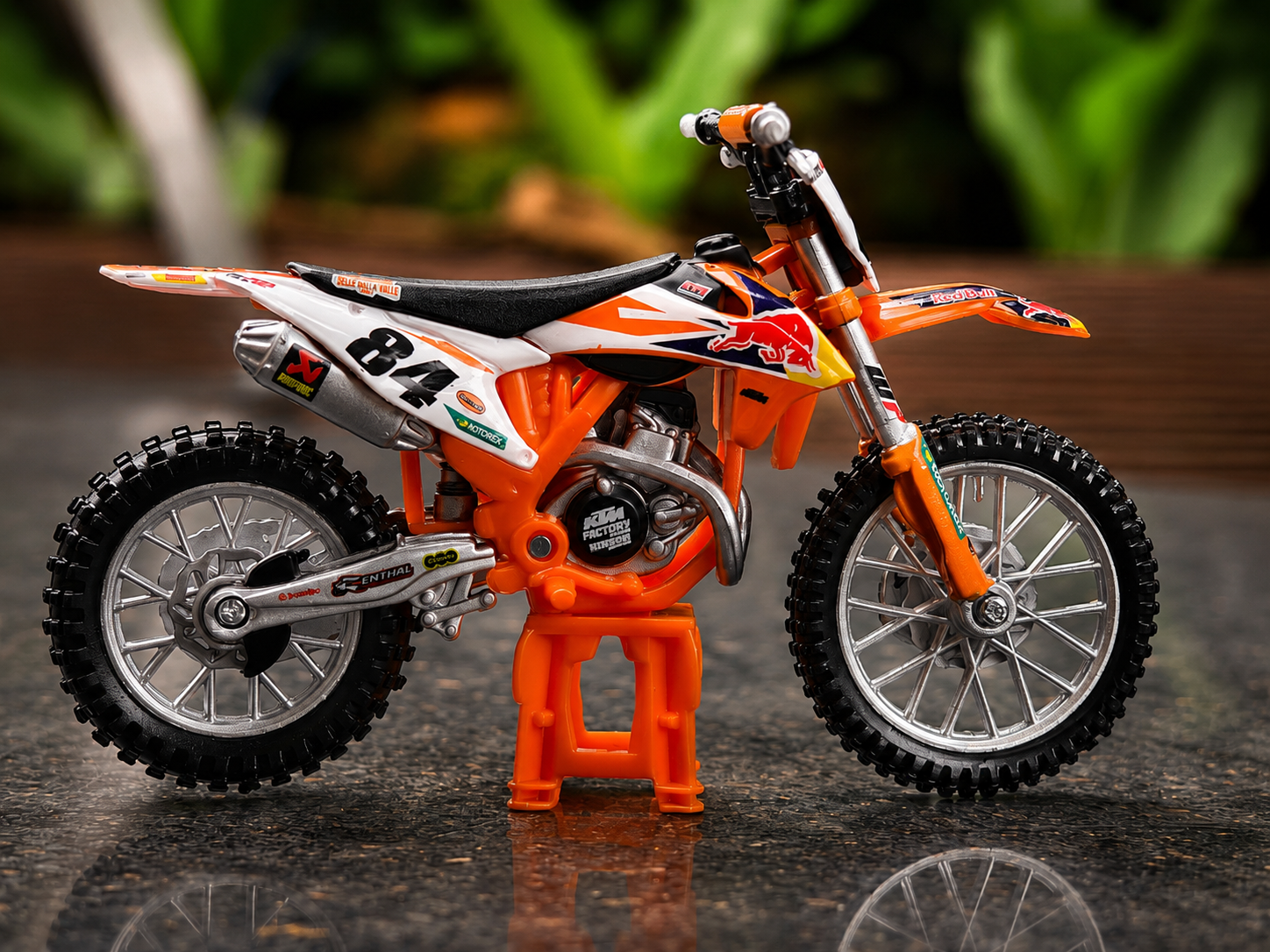 Burrago Official Licensed KTM 450 SX-F Factory Edition 2018  1:18 Scale