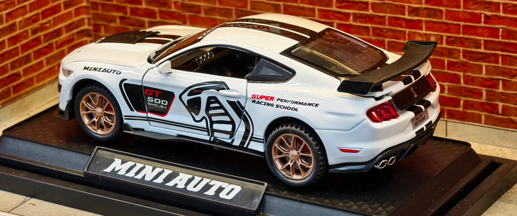 Shelby GT500 Super Snake Edition – 1:32 Scale Diecast Model with Light & Sound