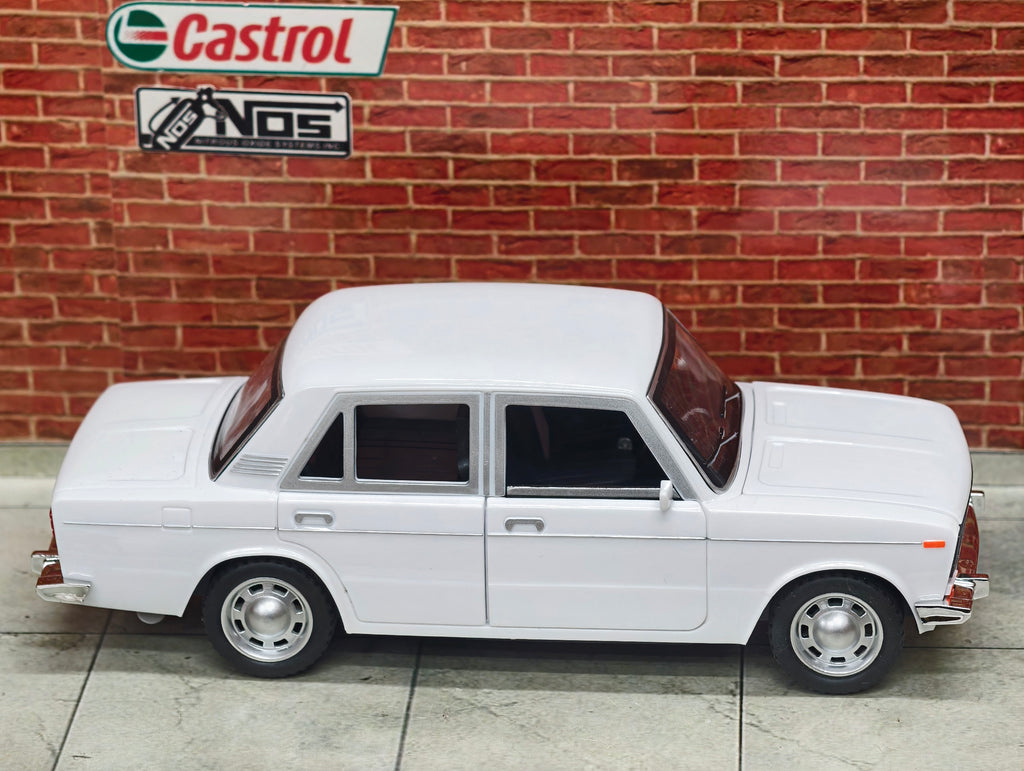 Lada 2106 (VAZ-2106 Zhiguli)1:24 Scale Premium Detailing ABS Material