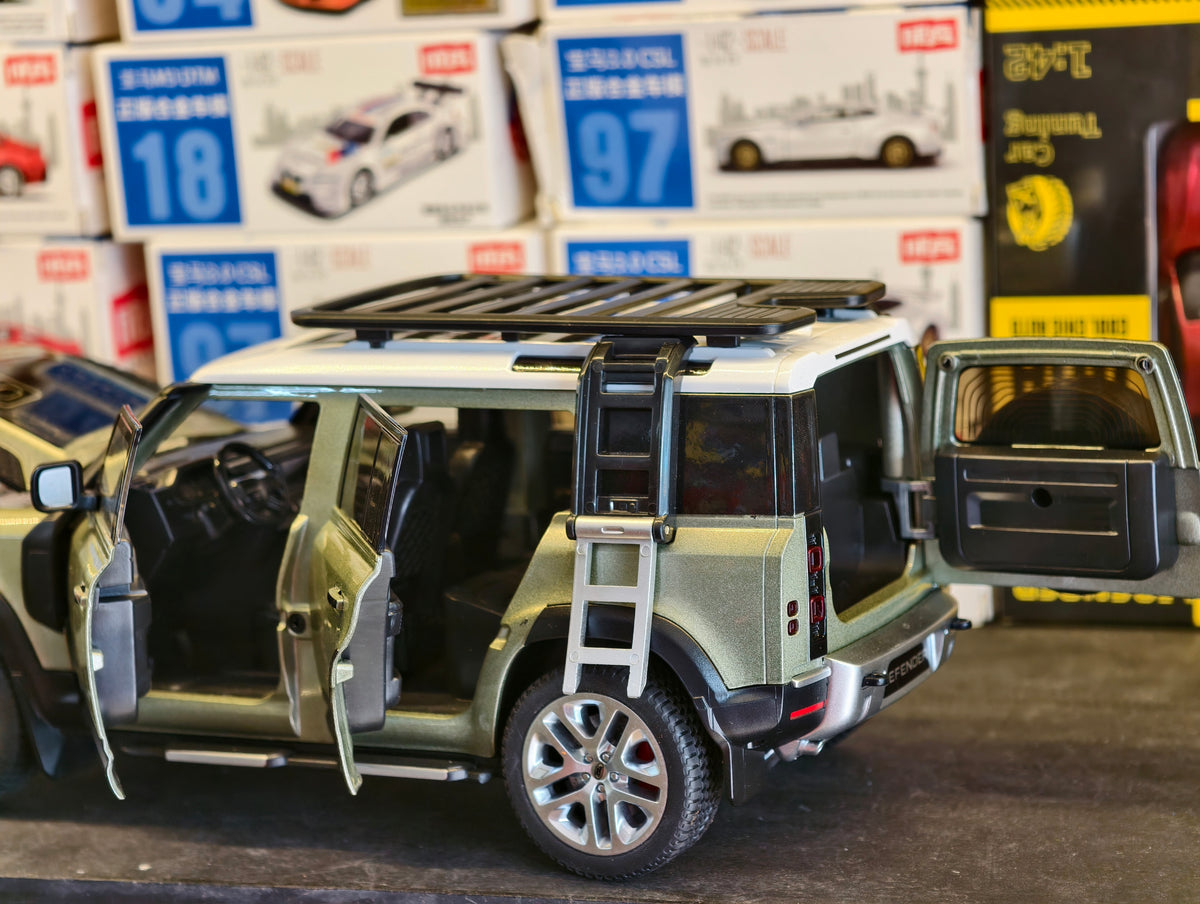 QY Toys Official Licensed Land Rover Defender 110 Blue 1:18  diecast scale model