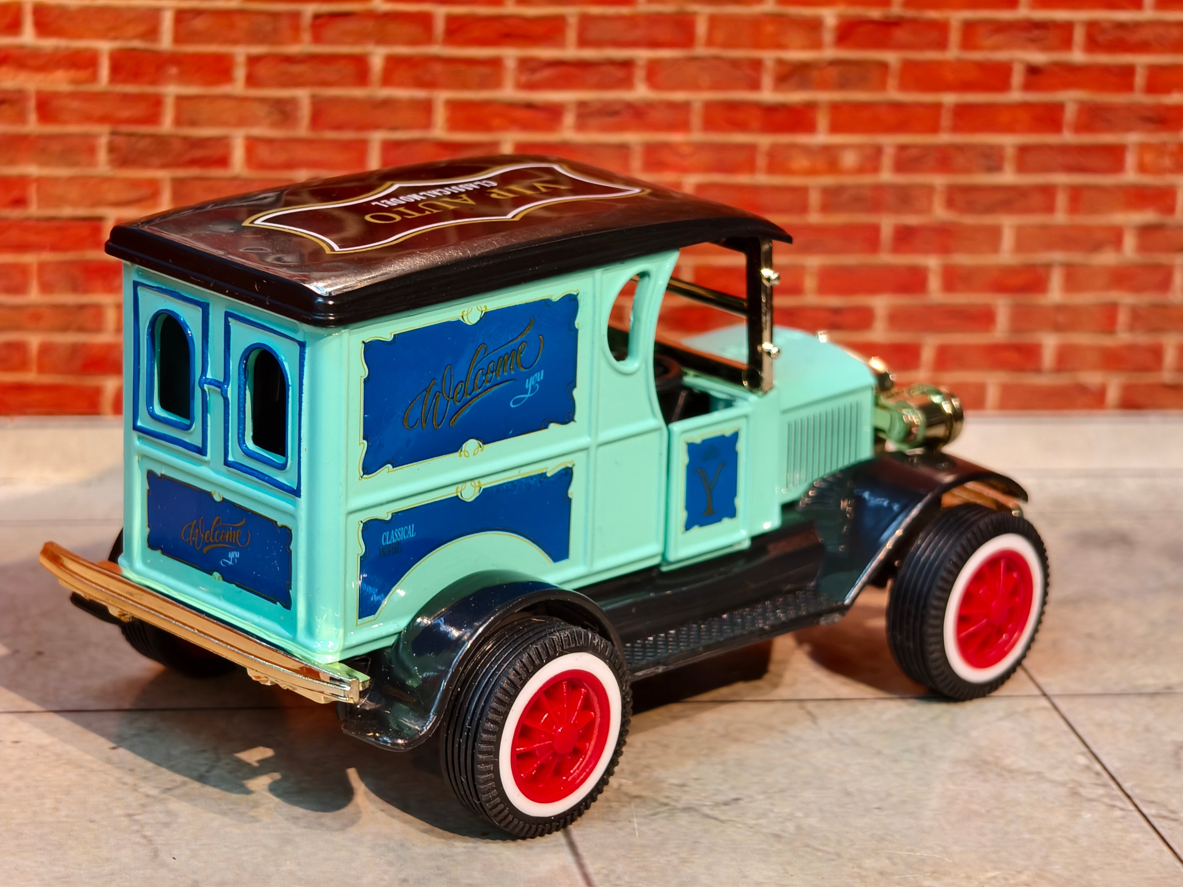 Vintage Ford Model T Delivery Van Diecast 1:36 Scale Model Car – Classic Retro Collectible