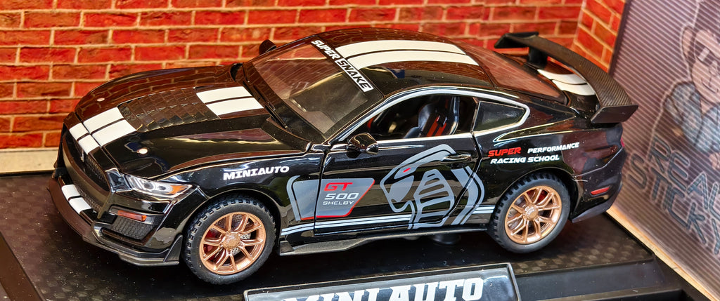 Shelby GT500 Super Snake Edition – 1:32 Scale Diecast Model with Light & Sound
