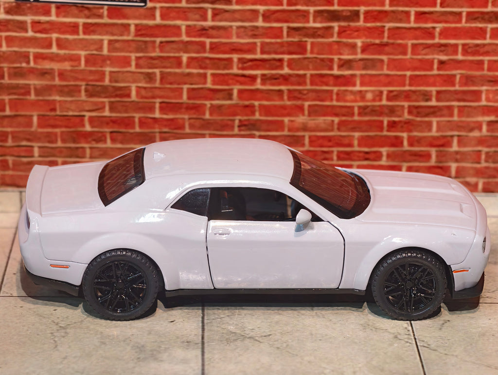 Dodge Challenger 1:32 Box Piece