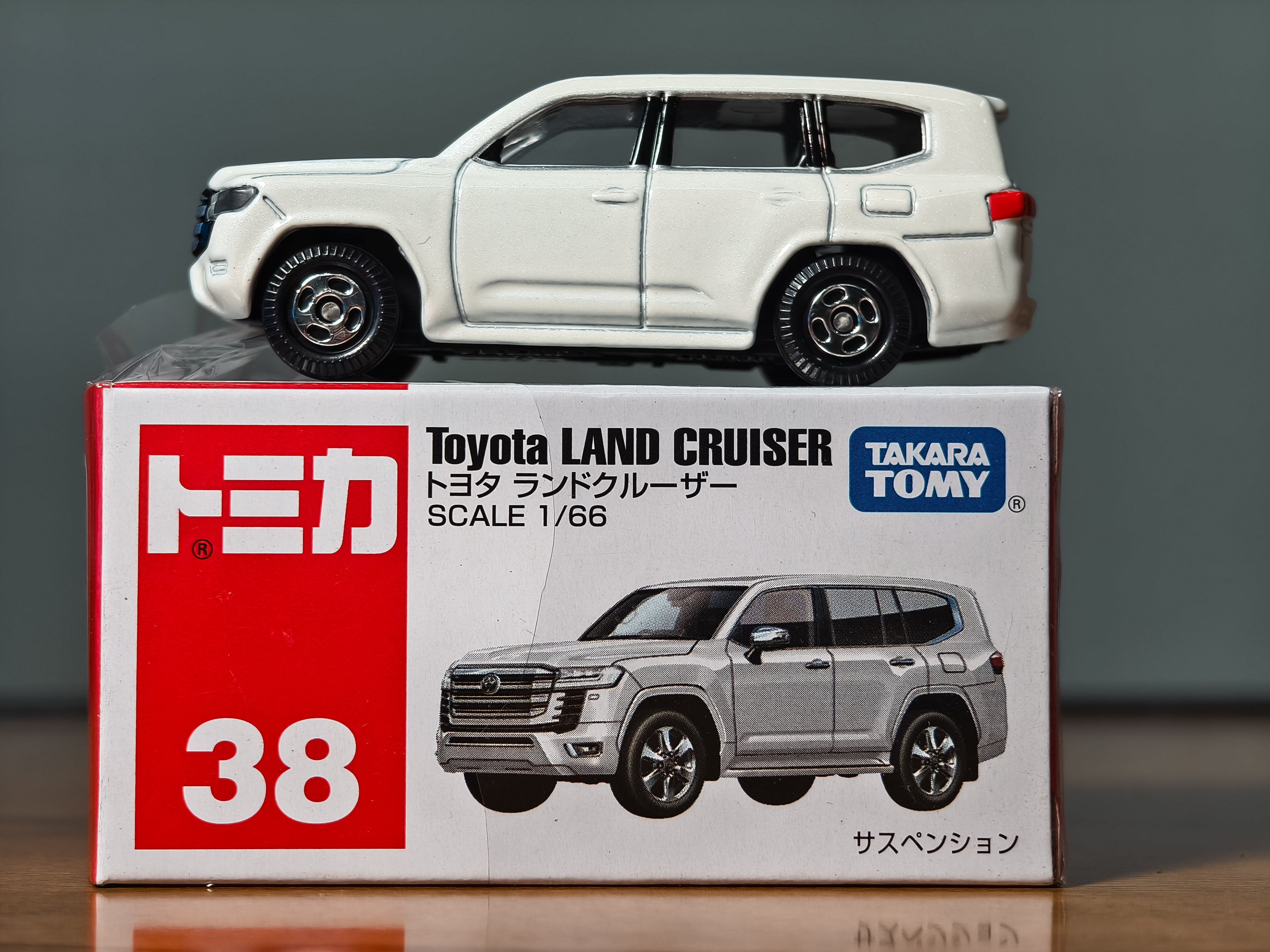Takara Tomy Official Licensed Toyota Land Cruiser 1:66 Scale