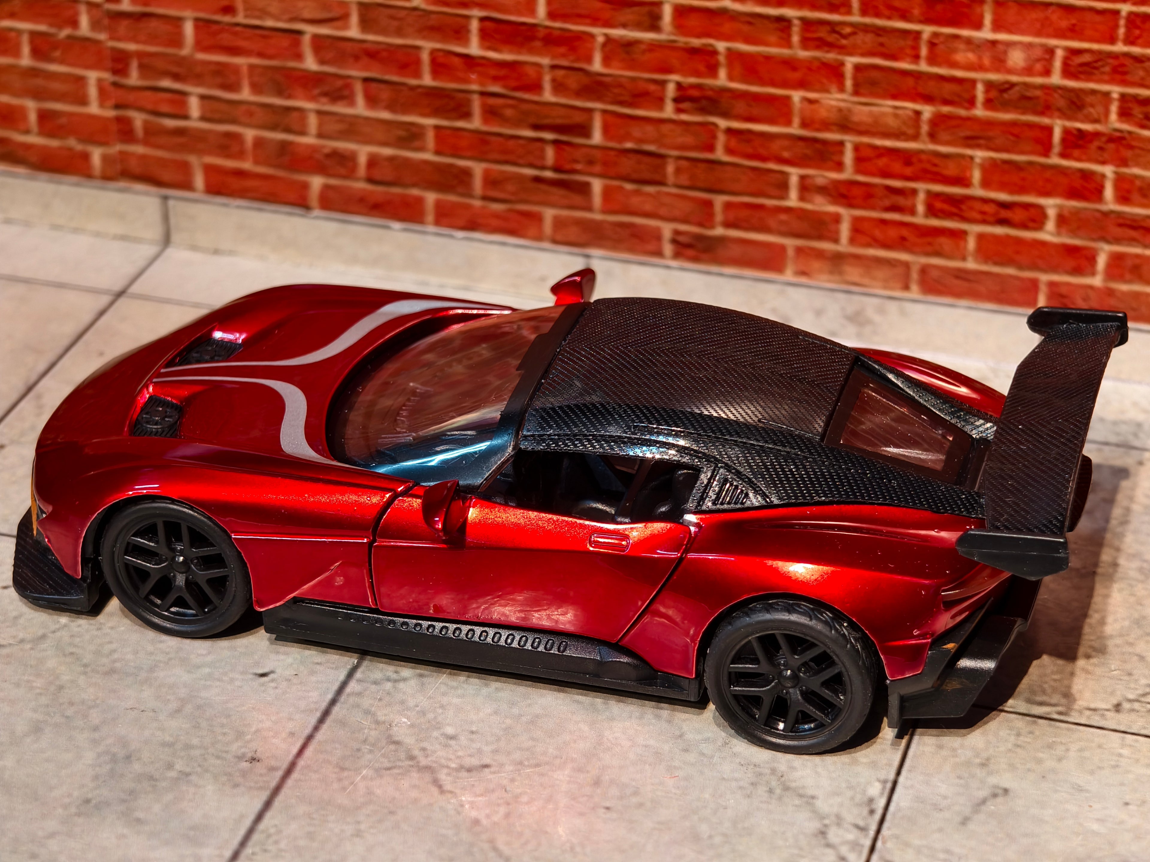 Aston Martin Vantage GT 4 1:36 Scale
