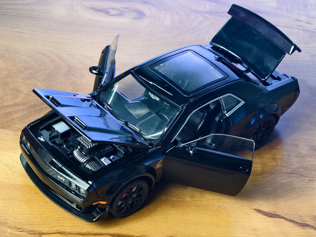 Dodge Challenger SRT 1:24 Scale