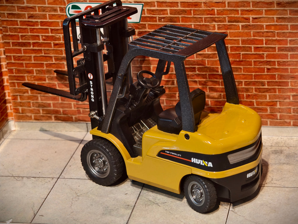 Huina 1717 Forklift 1:50 Scale Heavy Diecast Model