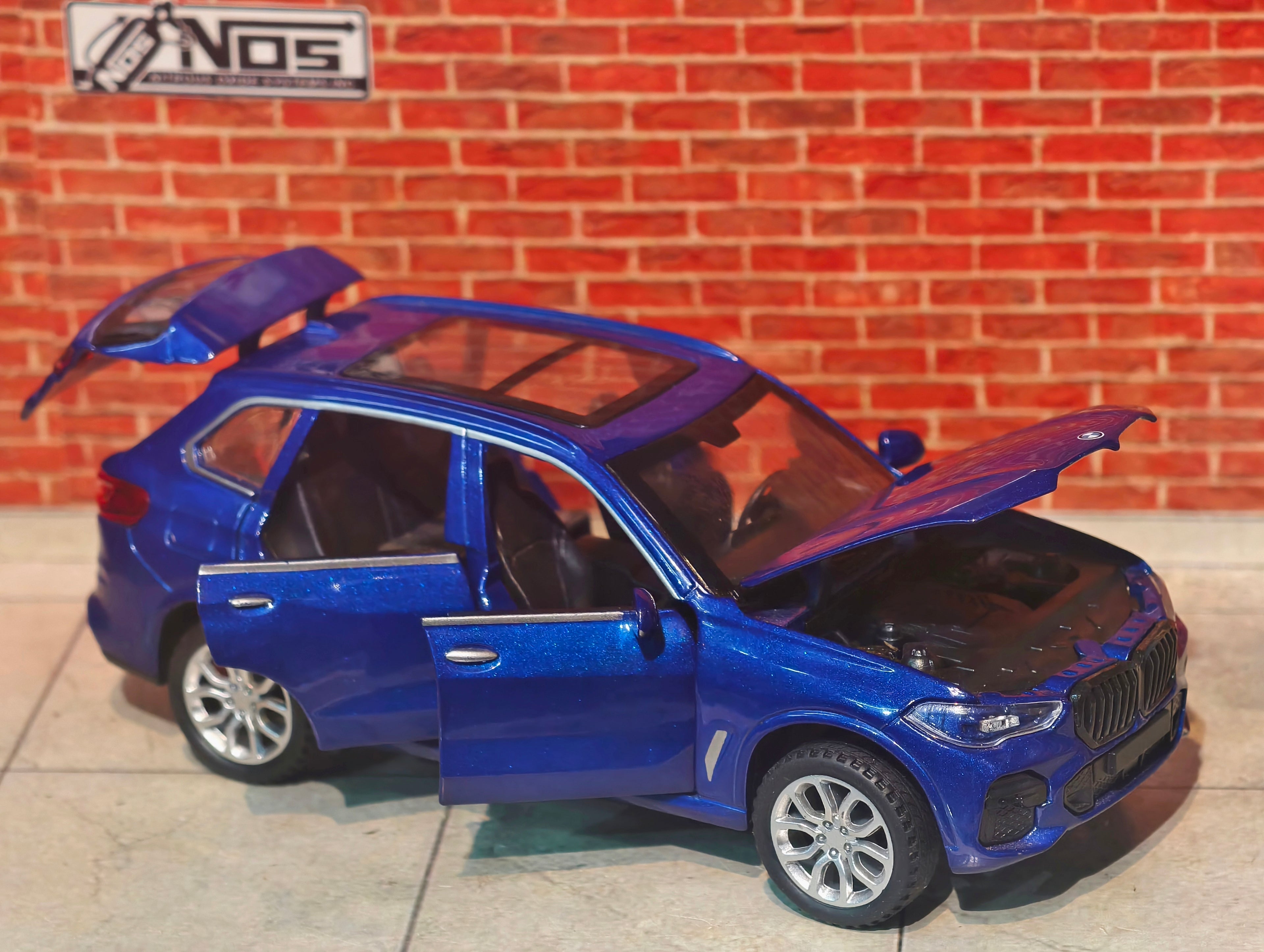 BMW X5 1:32 Premium Detailing