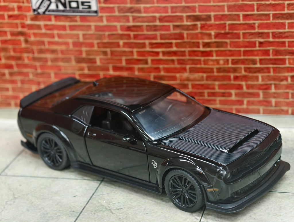 Dodge Challenger SRT 1:32 Scale