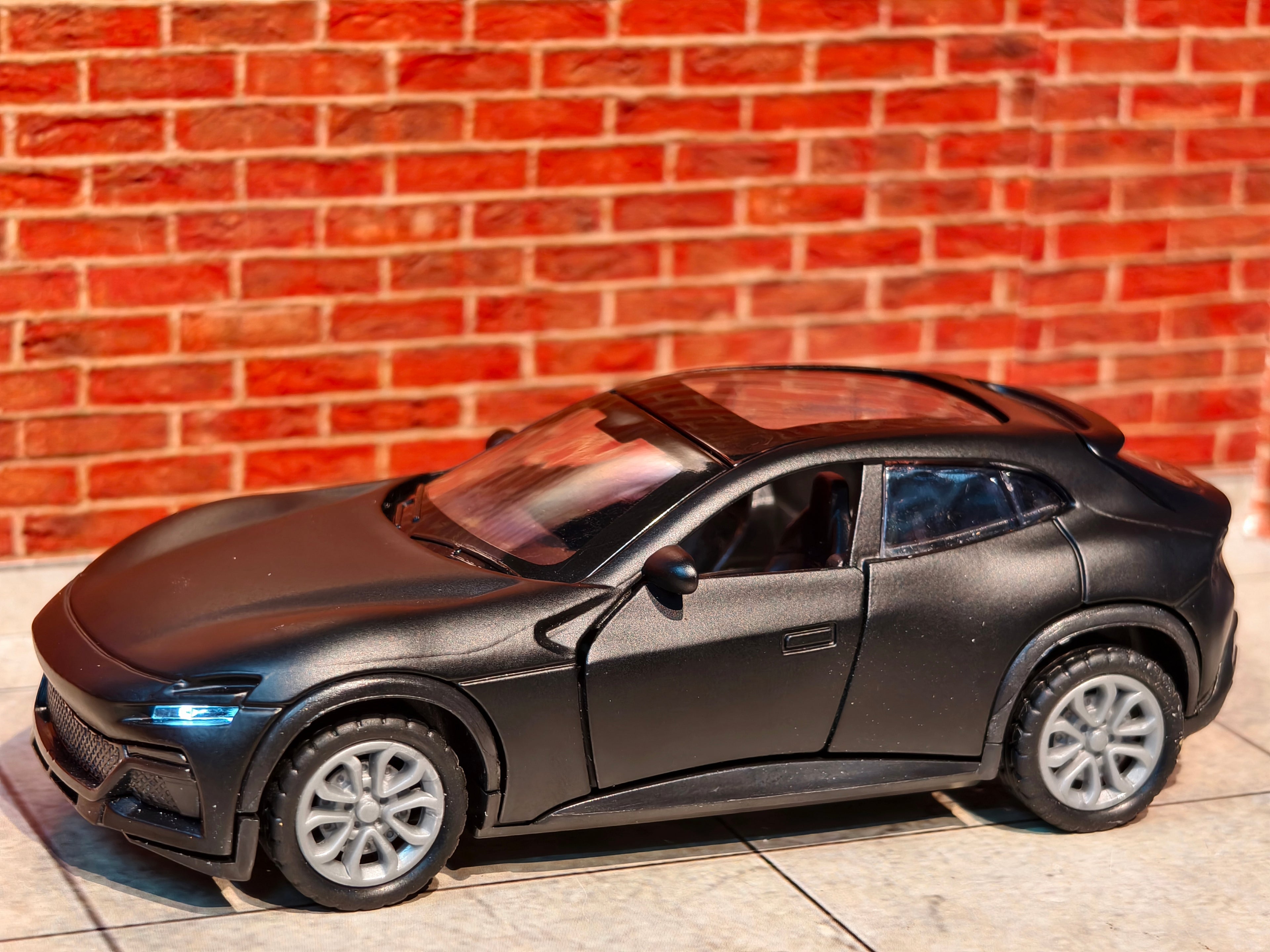 Ferrari Purosangue 1:36 Scale with light and sound