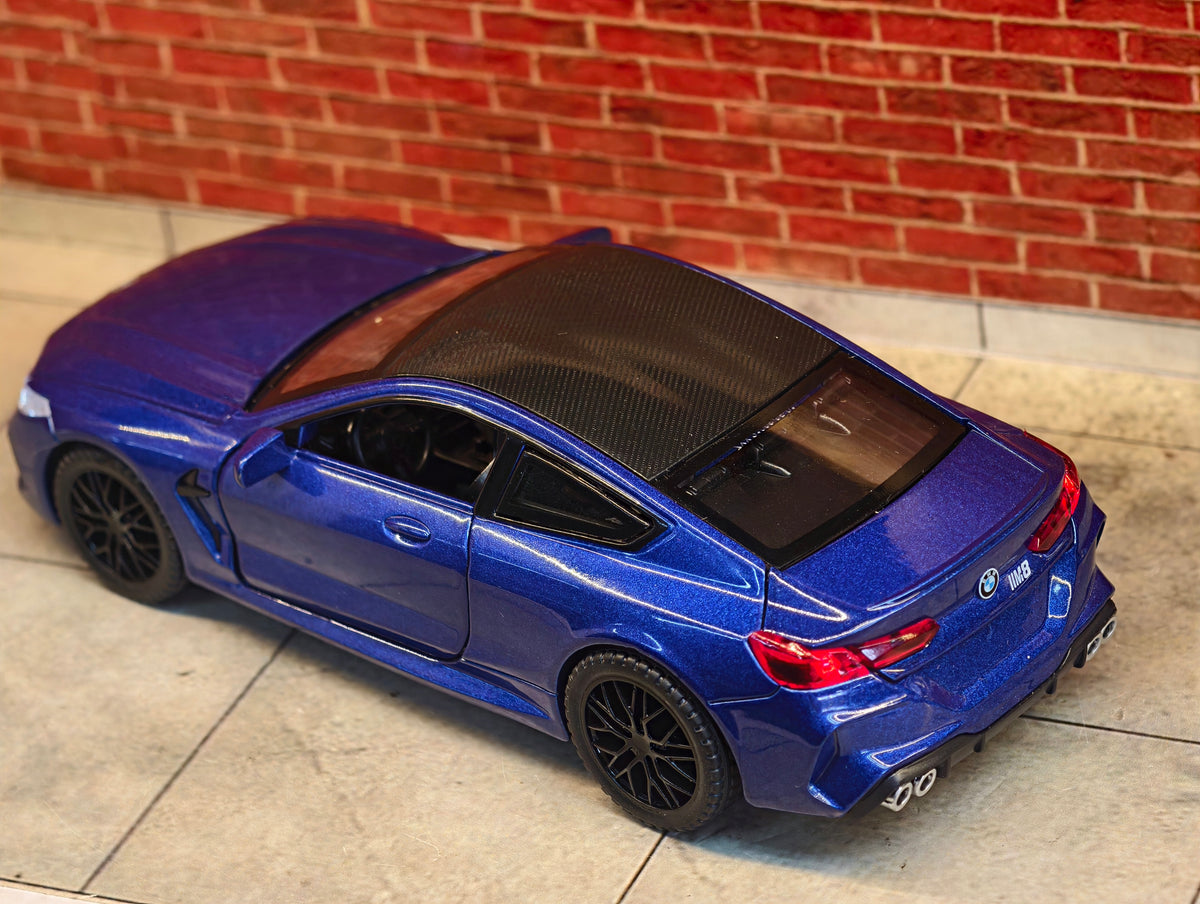 BMW M8 Coupe 1:32 Scale