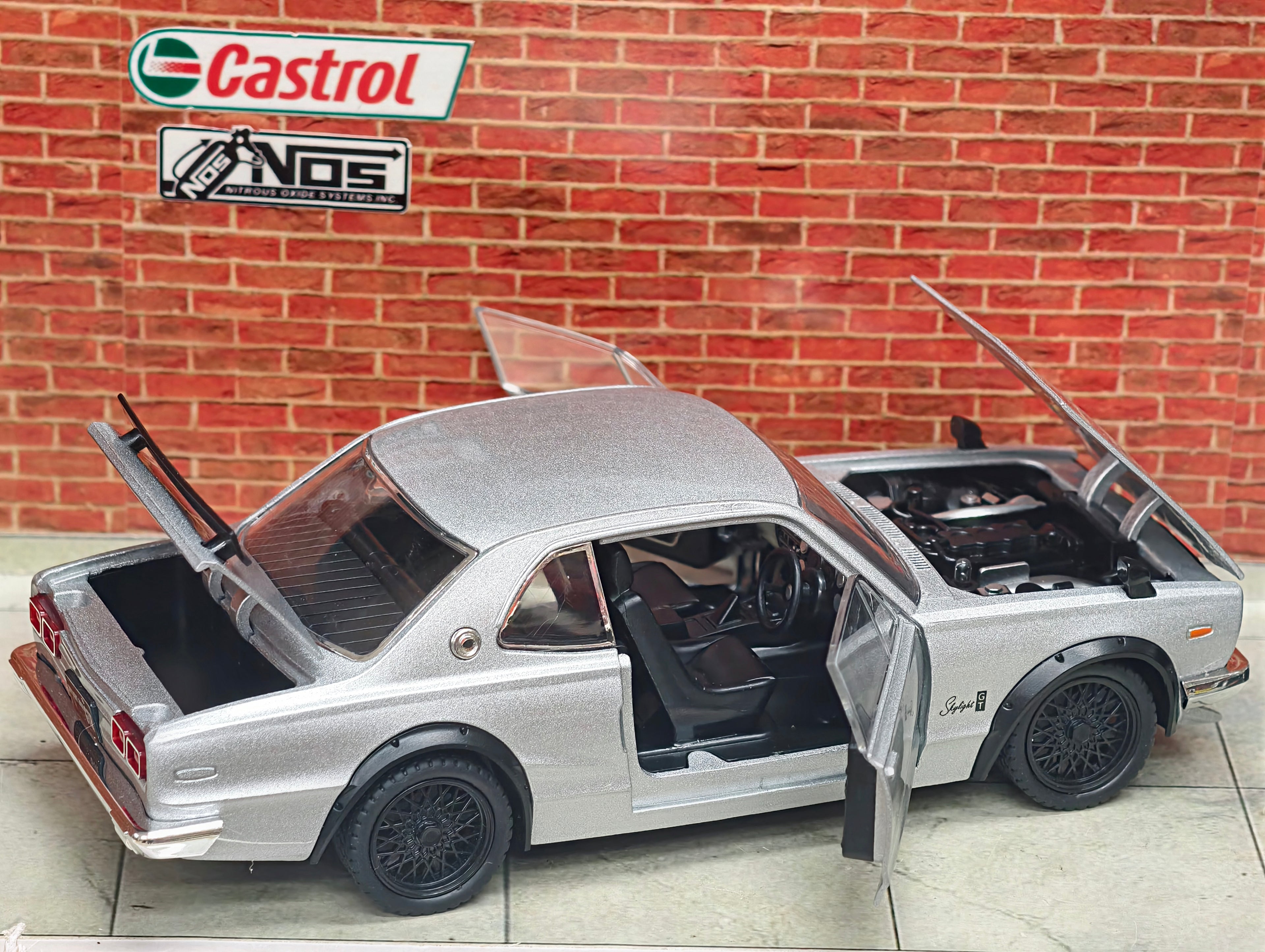 Nissan Skyline GT-R 1969 Model 1:22 Scale Premium Detailing