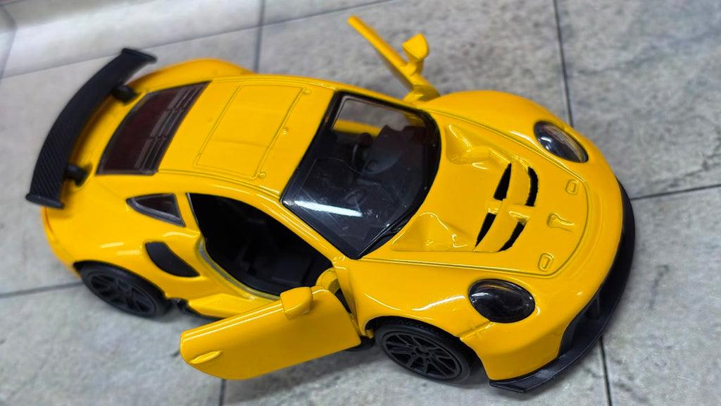 Porsche 911 GT3 RS (992 generation) 1:43 Scale Premium Detailing