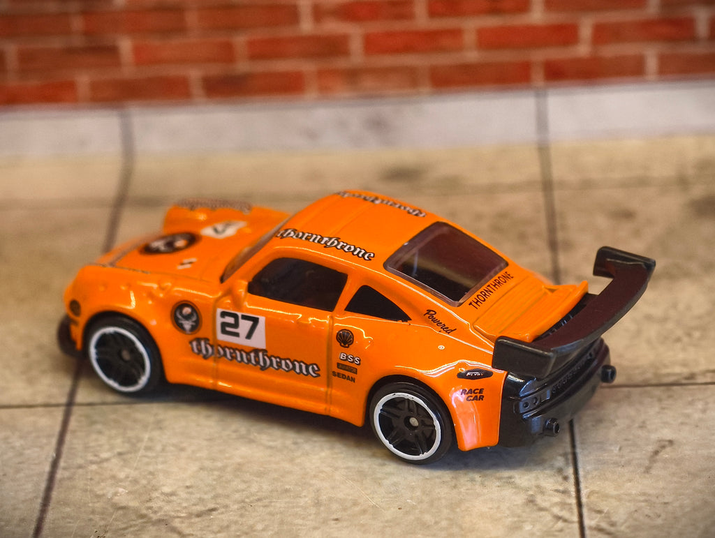 Porsche 911 (930 Turbo) 1:64 Scale