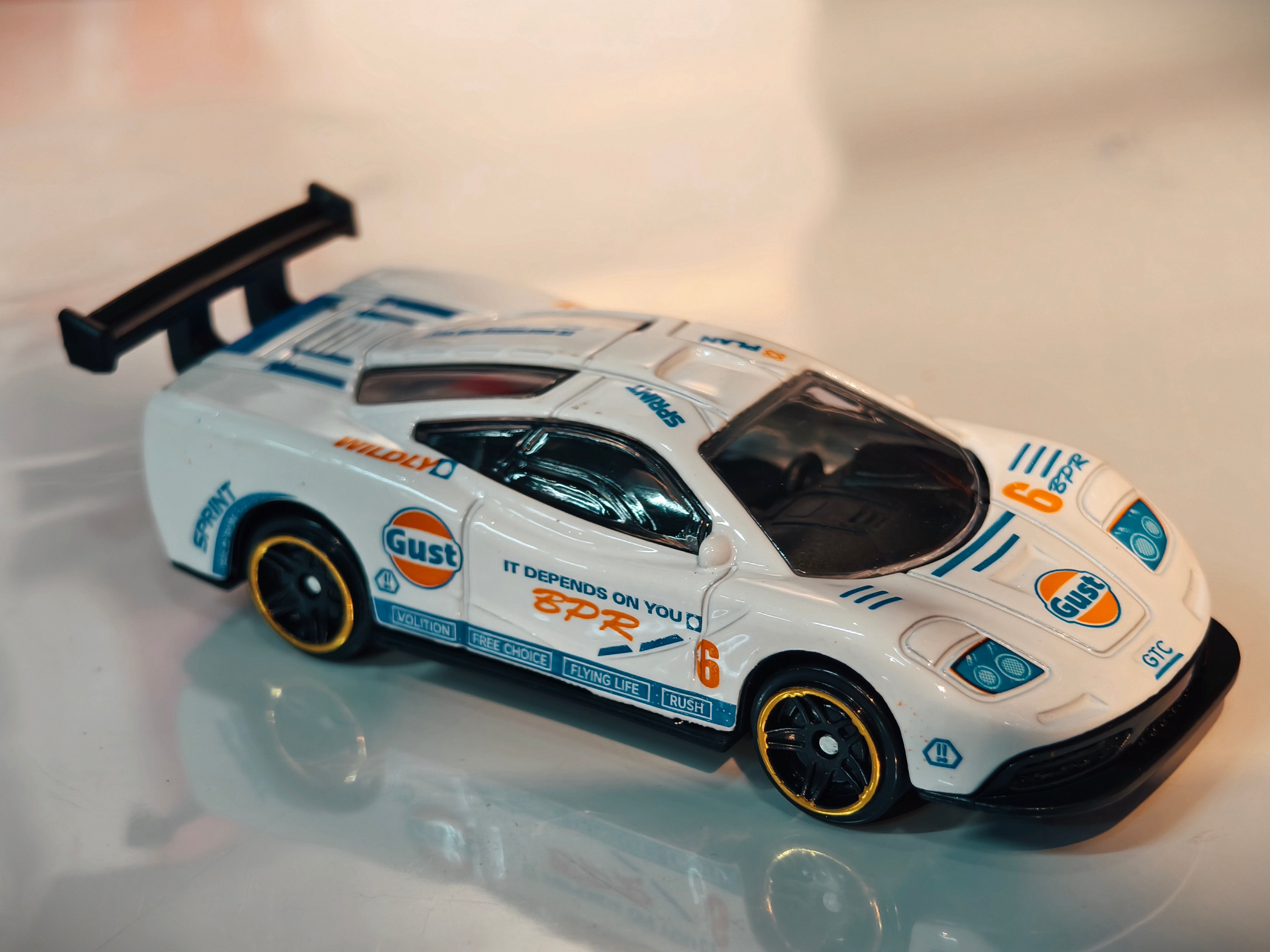 McLaren F1 GTR 1:64 Scale in Acrylic Box