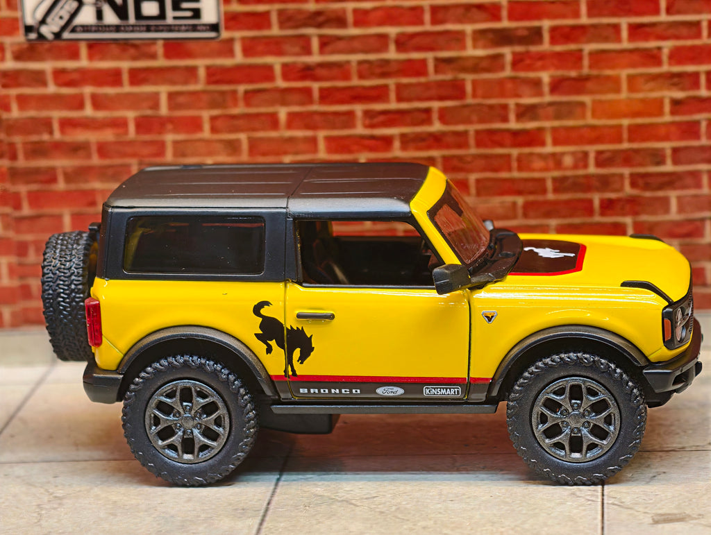Kinsmart Official Licensed  2022 Ford Bronco 1:38 Scale