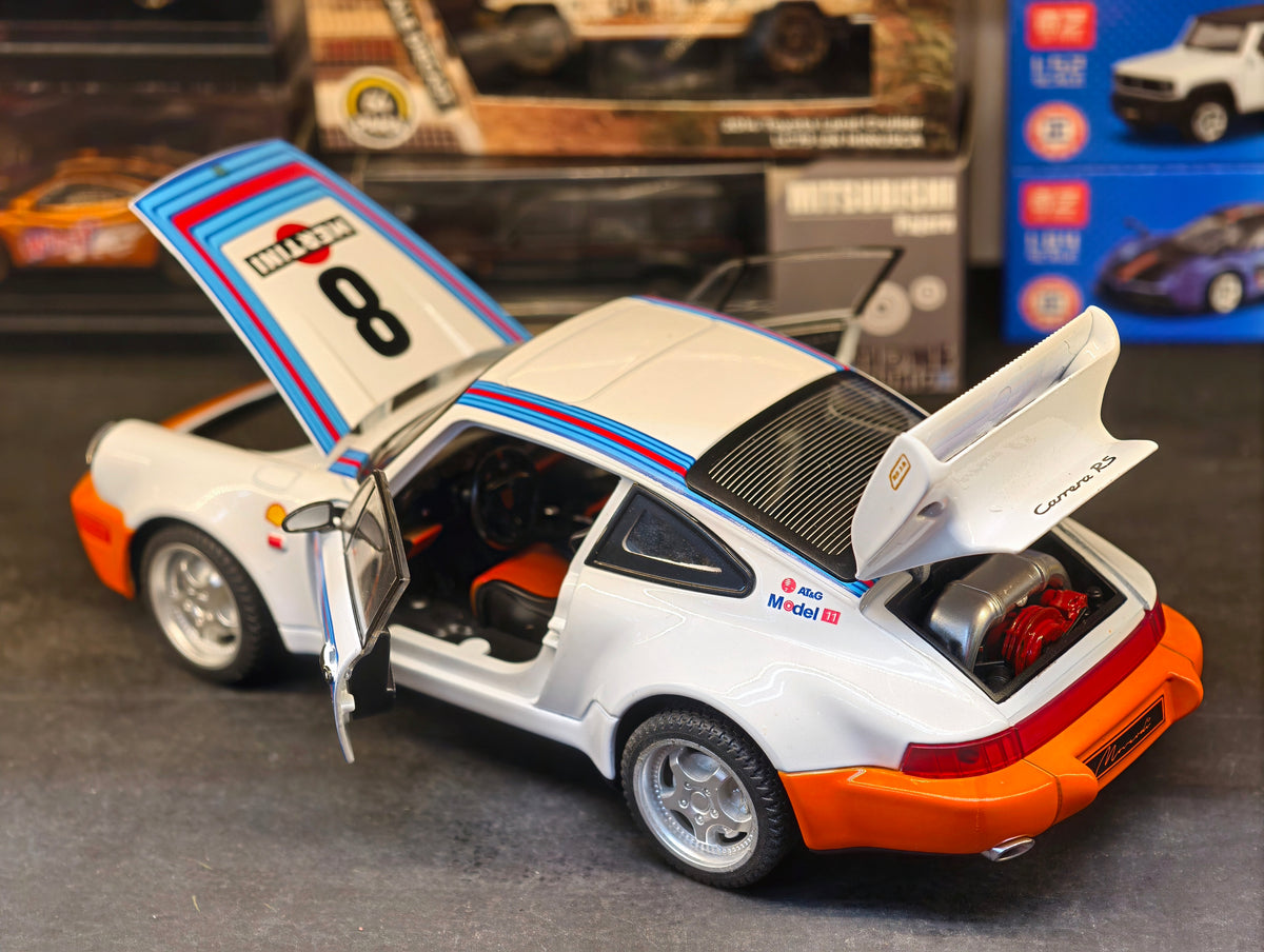 Porsche 911 (964) Turbo 1:24 Scale Premium  Scale model Martini Racing Livery