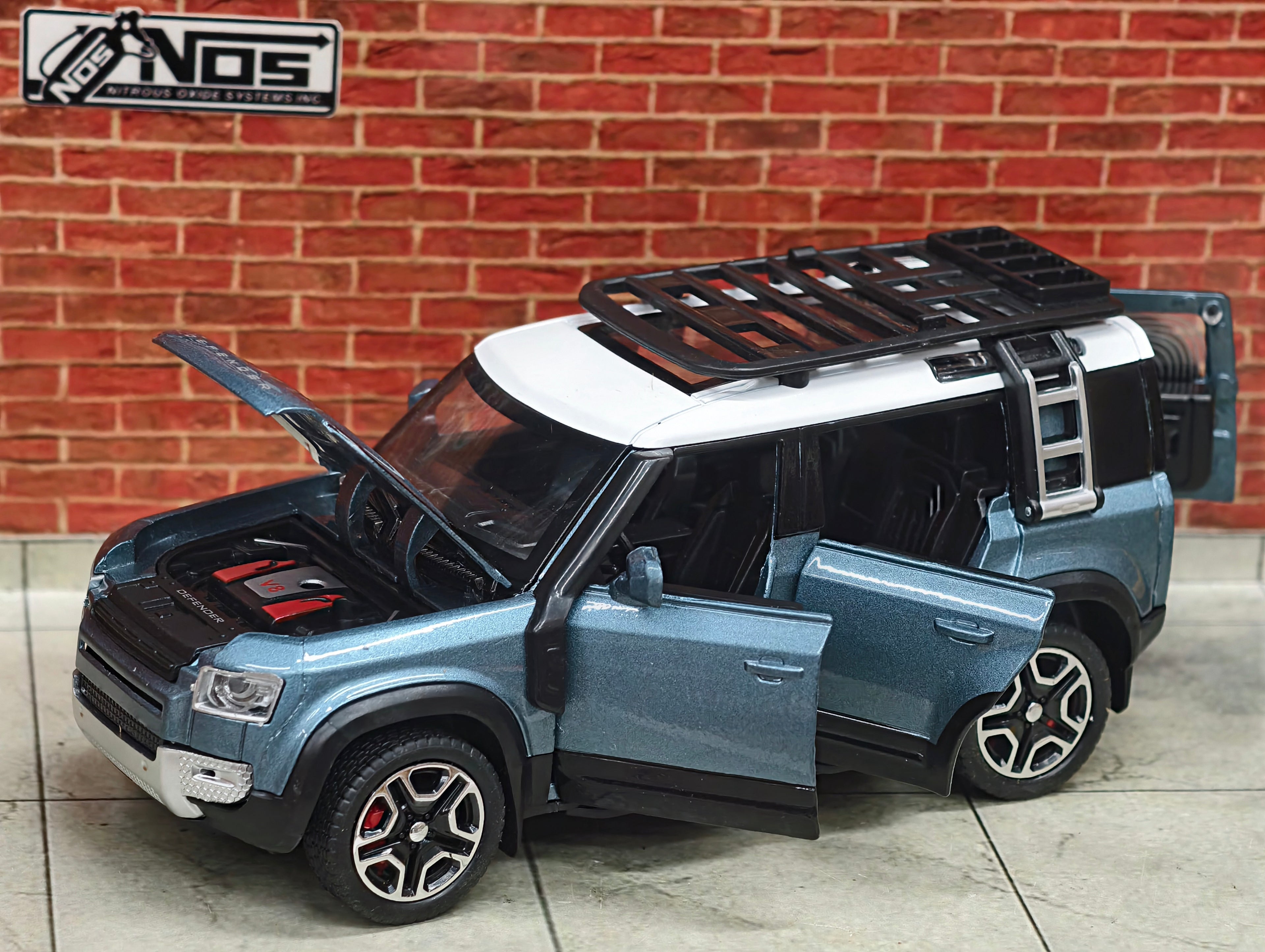 Land Rover Defender 110 (L663) 1:32 Scale