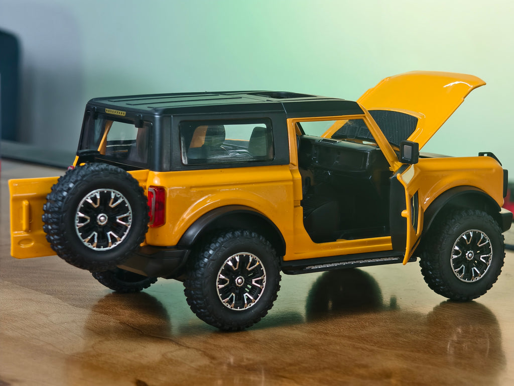 Ford Bronco 1:24 Scale Premium Detailing