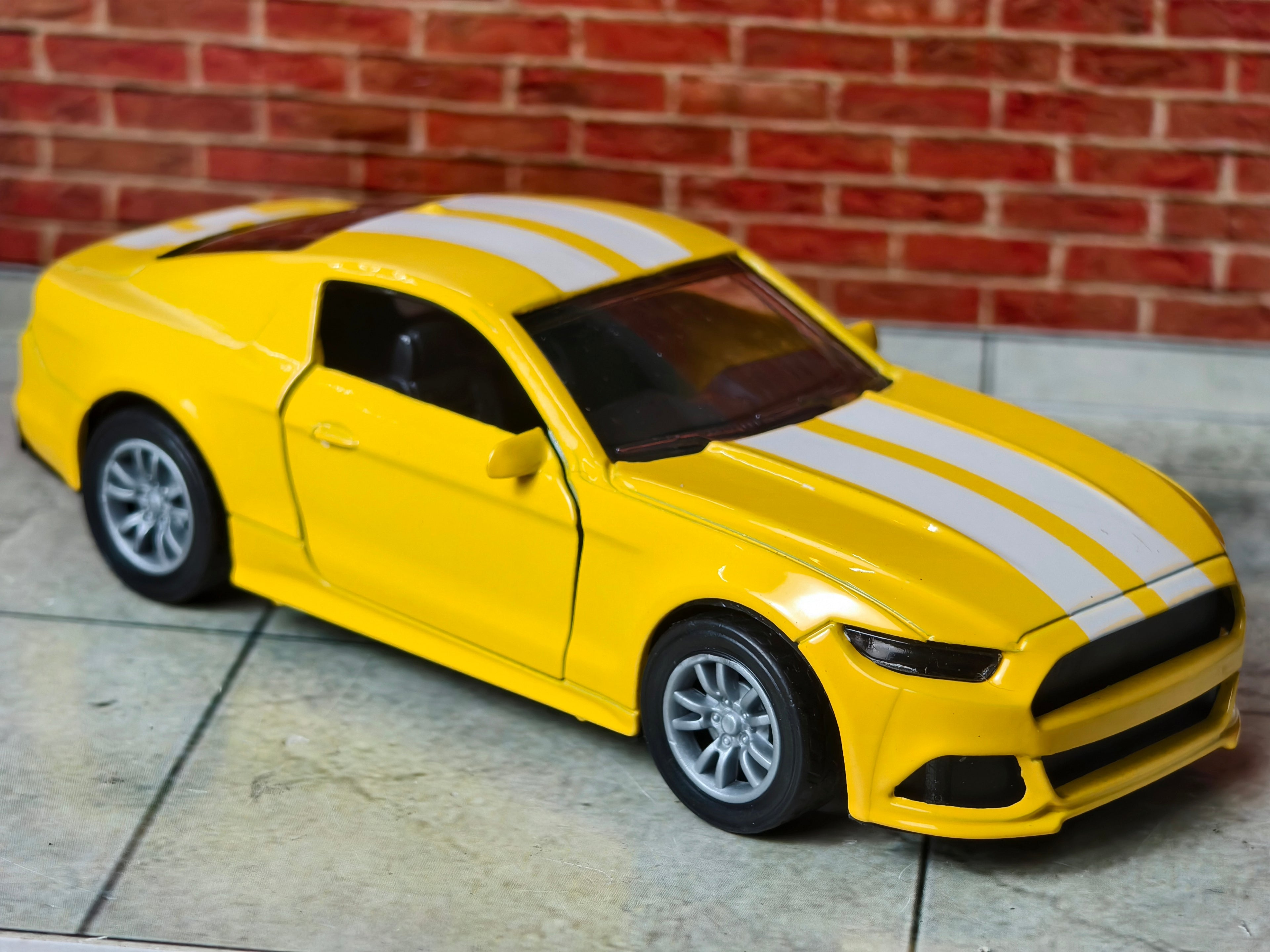 Ford Mustang S550 1:36 Scale