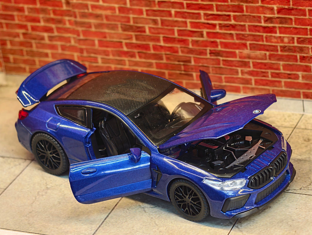 BMW M8 Coupe 1:32 Scale