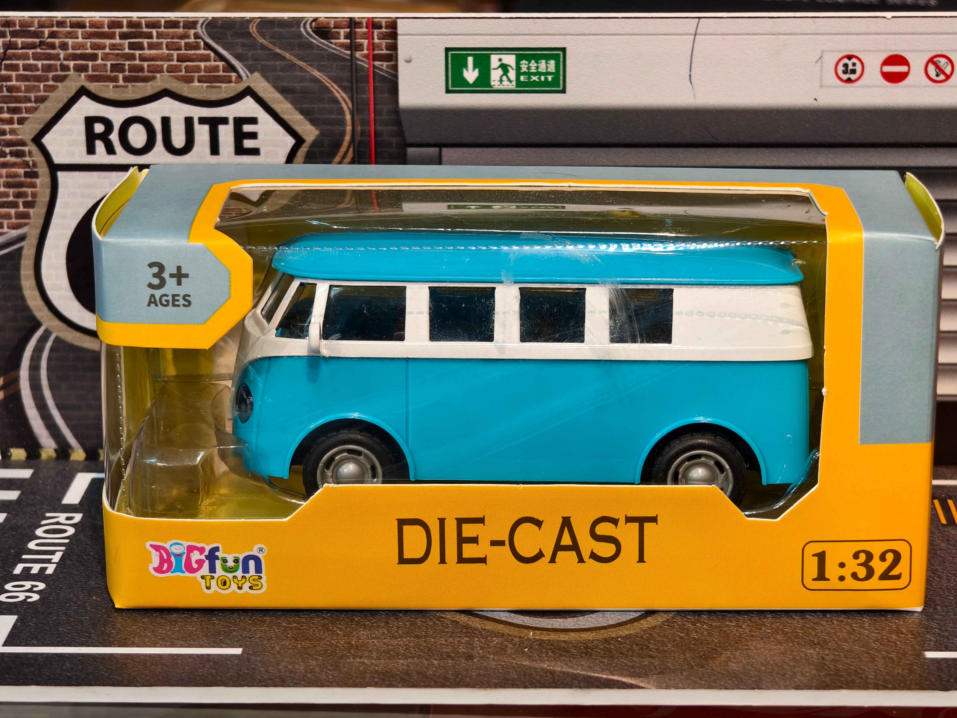 Volkswagen Kombi Van 1:36 Scale with Light and Sound Box Piece