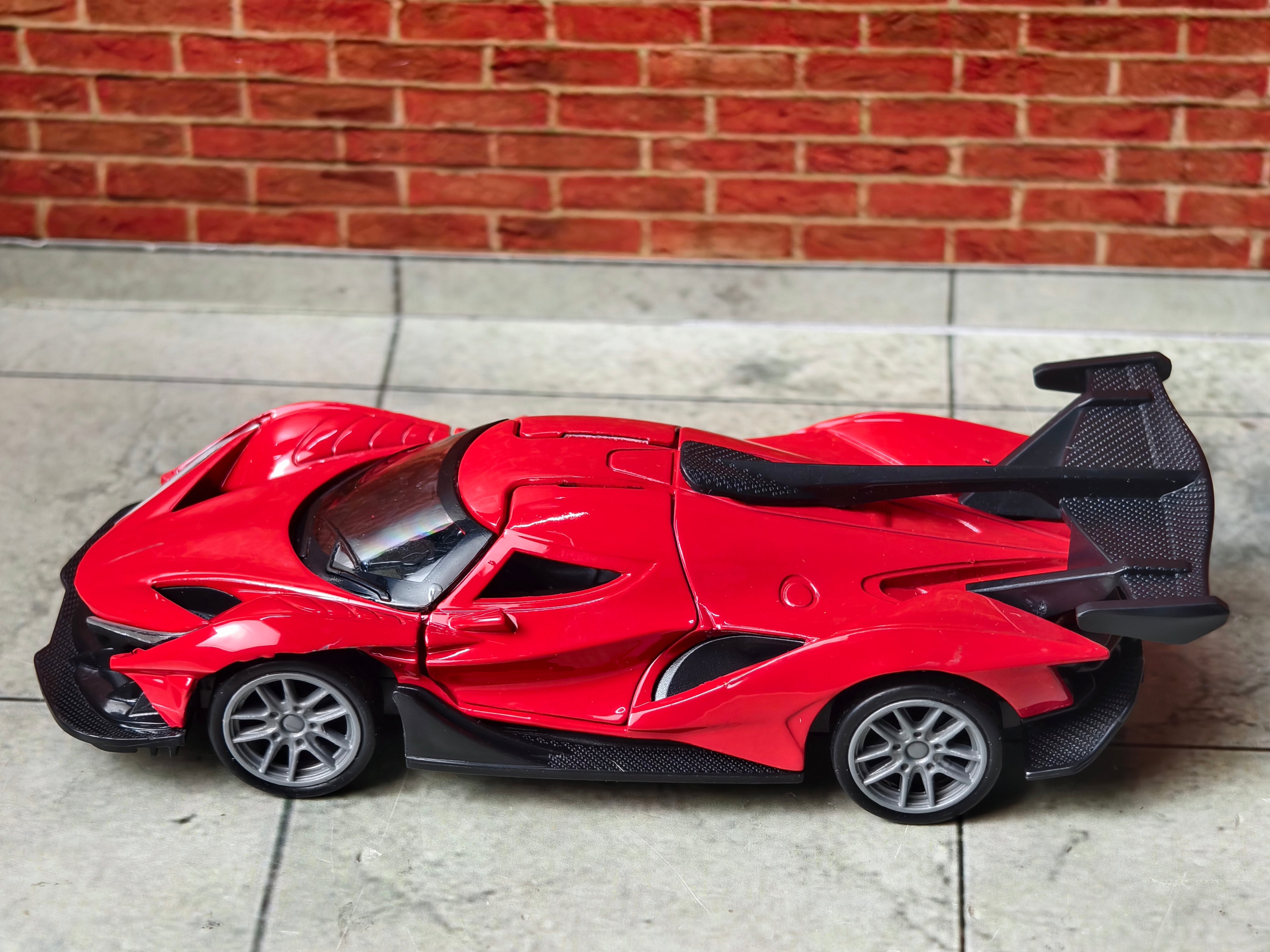 Apollo Intensa Emozione (IE) Hyper Car 1:43 Scale