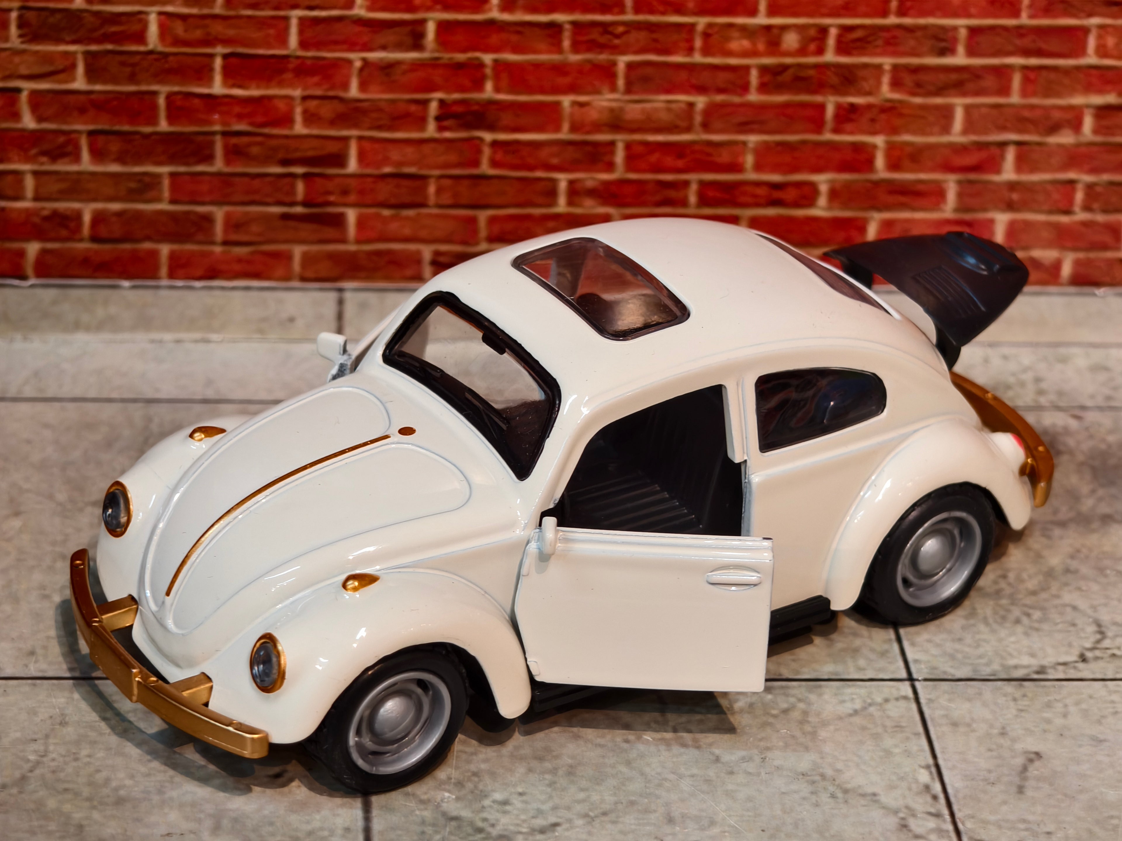 VOLKSWAGEN CLASSIC BEETLE (TYPE 1)1:36 PREMIUM MODEL