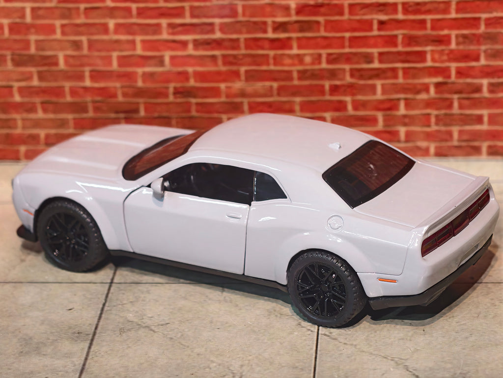 Dodge Challenger 1:32 Box Piece