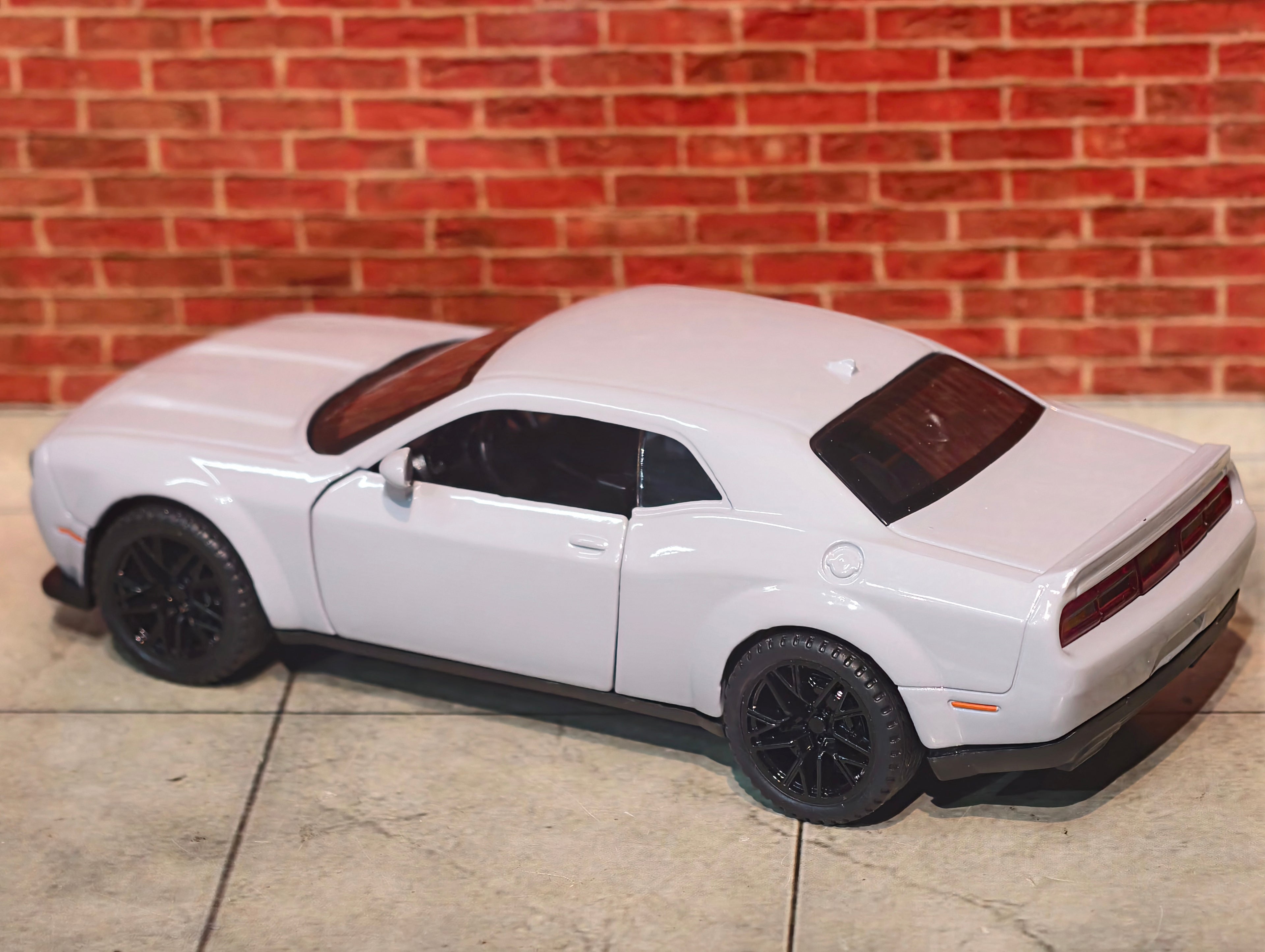 Dodge Challenger 1:32 Box Piece