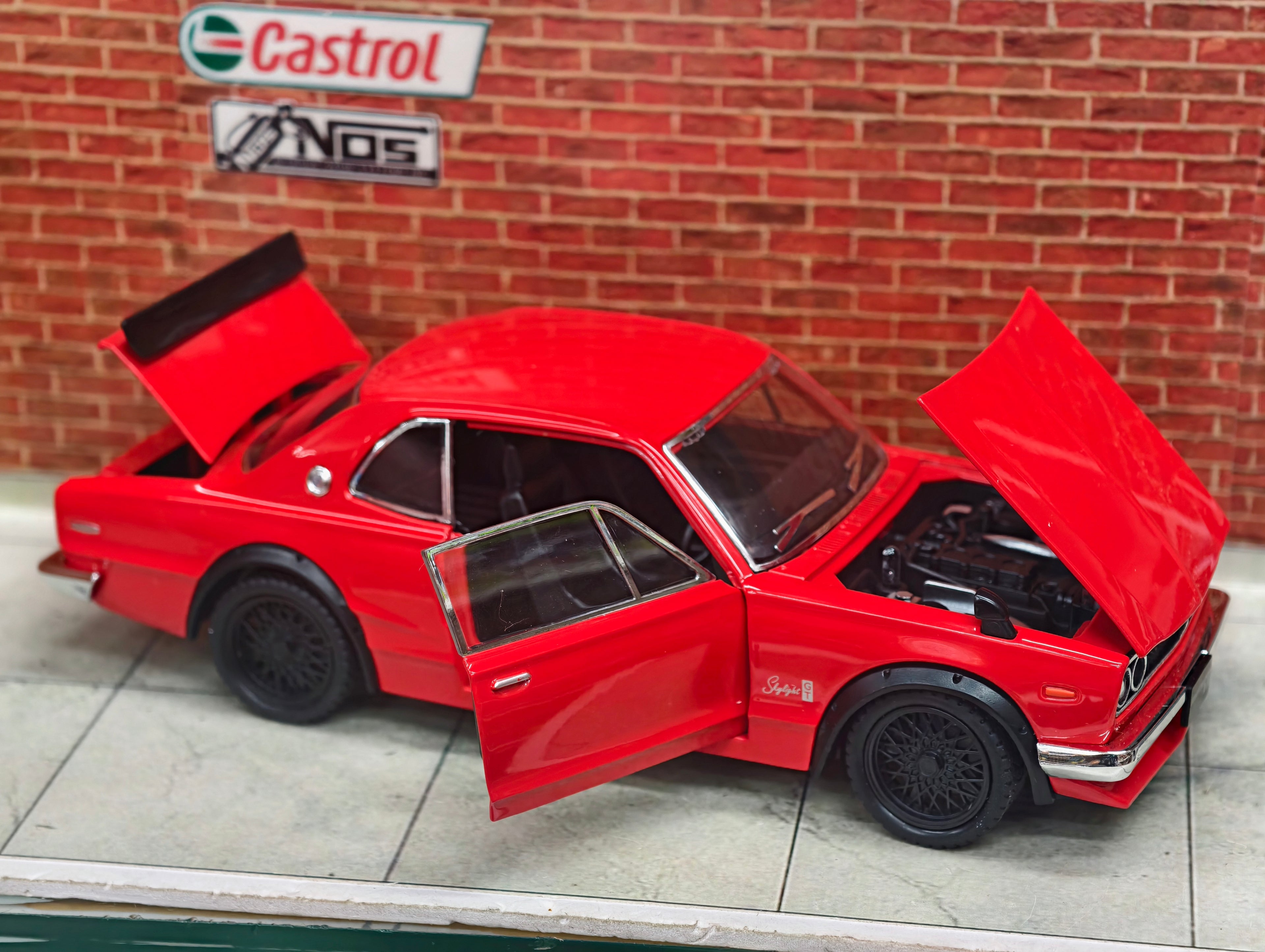 Nissan Skyline GT-R 1969 Model 1:22 Scale Premium Detailing