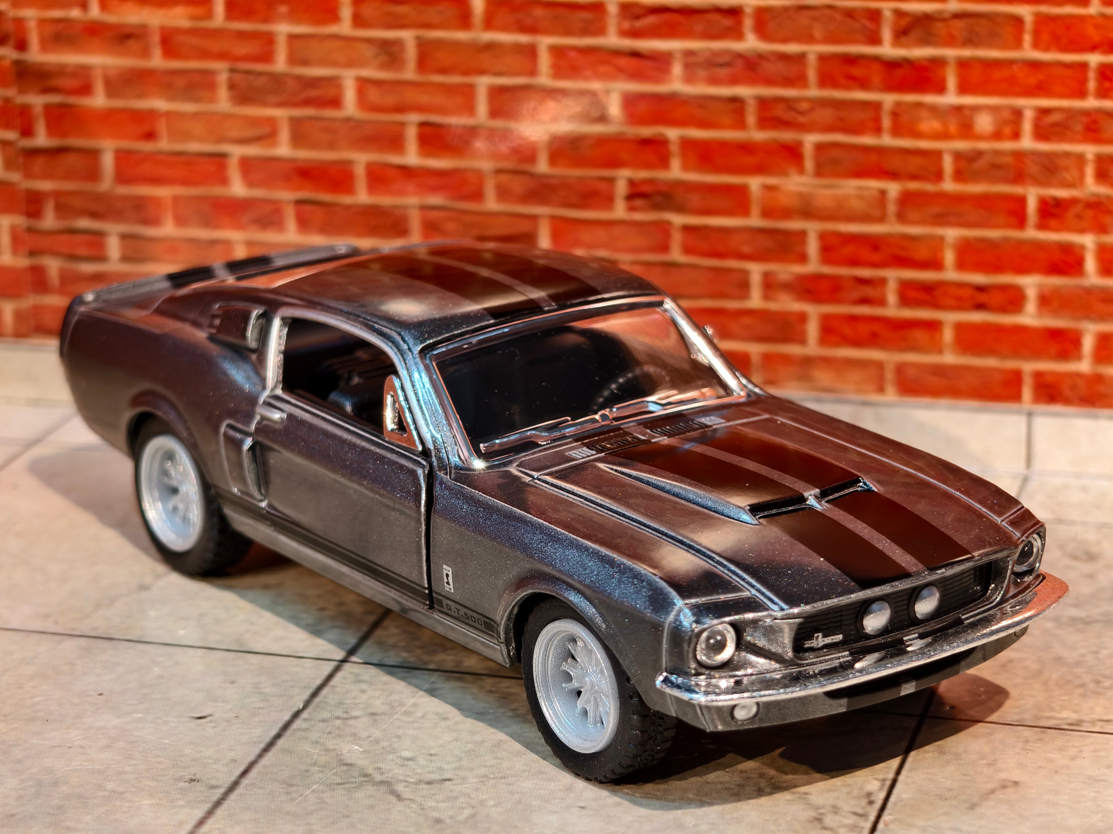 Kinsmart Official Licensed 1967 Shelby GT-500 1:38 Scale