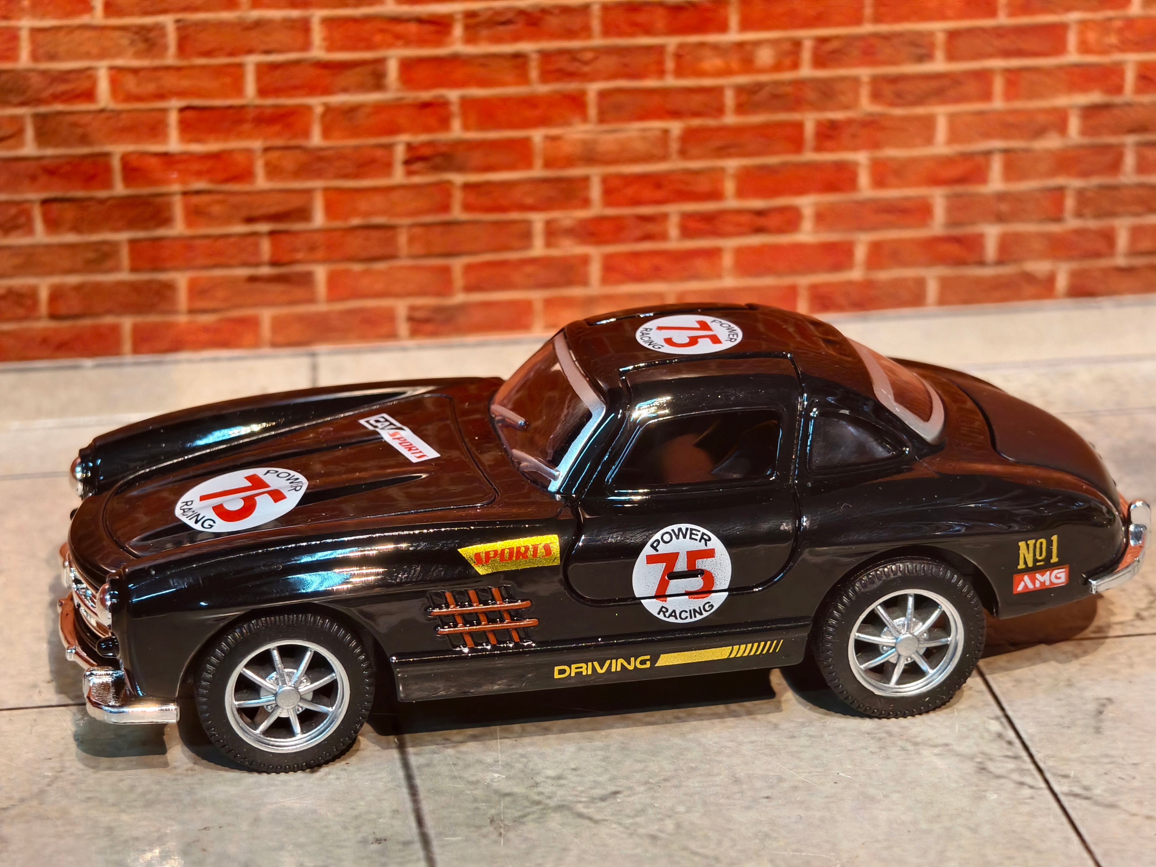 Mercedes Gullwing SL300 1:36 Scale Rally Edition