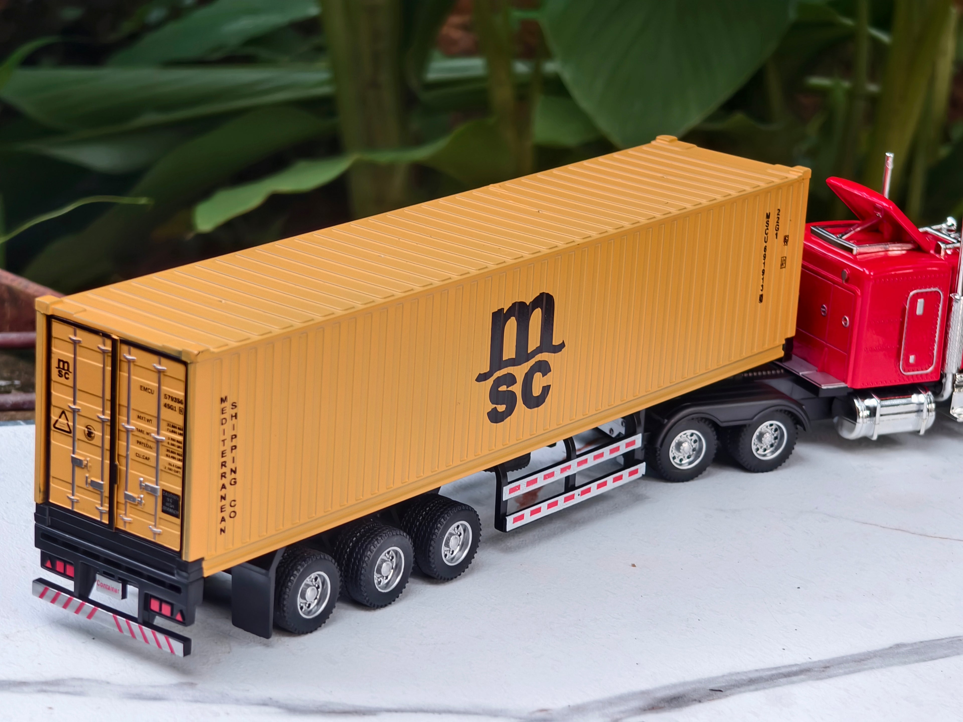 Kenworth W900 Classic American semi-truck (tractor-trailer) Big Size