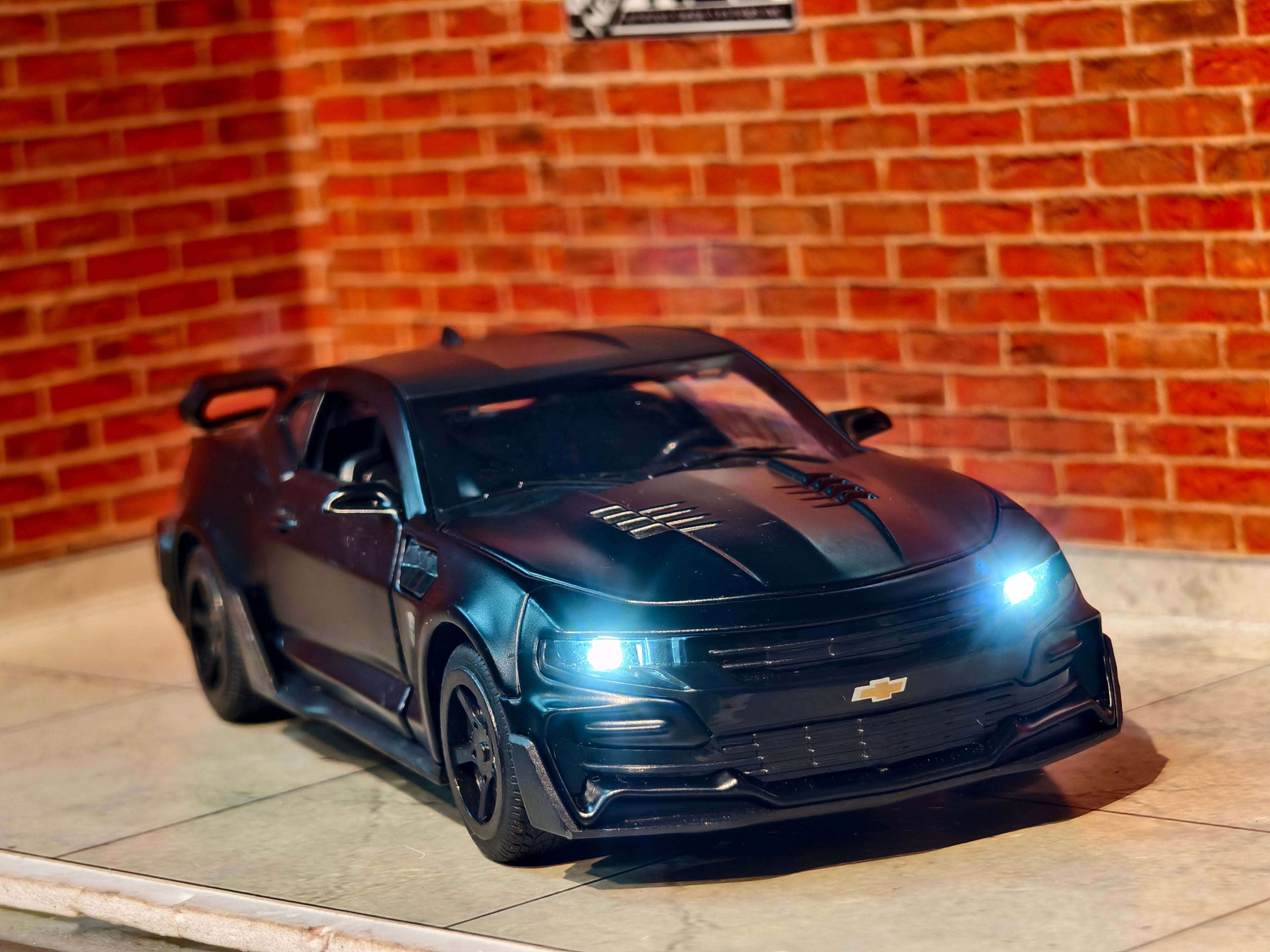 Chevrolet Camaro 1:32 Scale Premium Detailing with Light and Sound