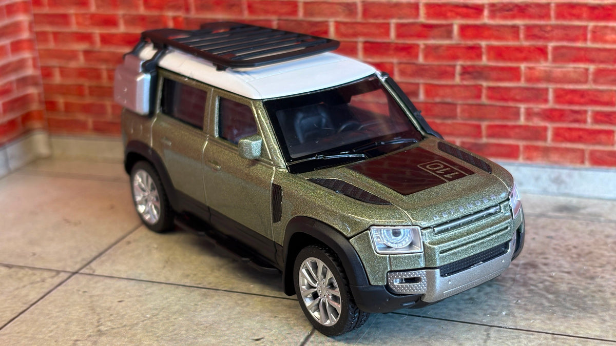 QY Official Licensed Land Rover Defender 110  1:43 Scale Premium Detailing