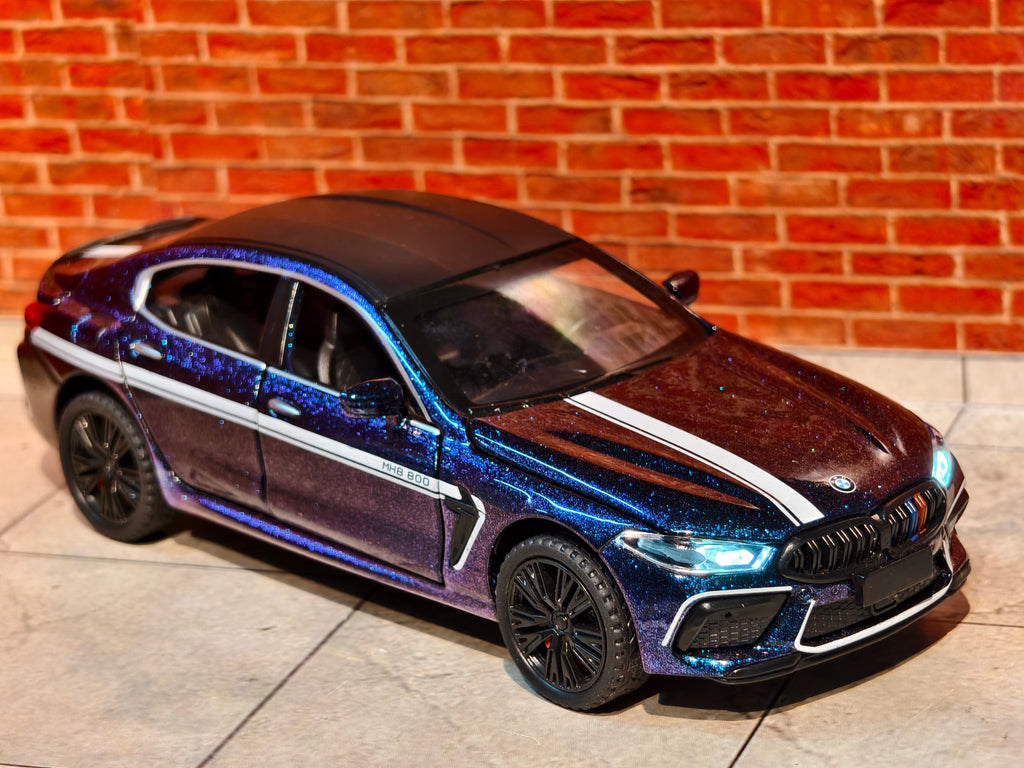 BMW M8 1:32 Scale Premium Detailing